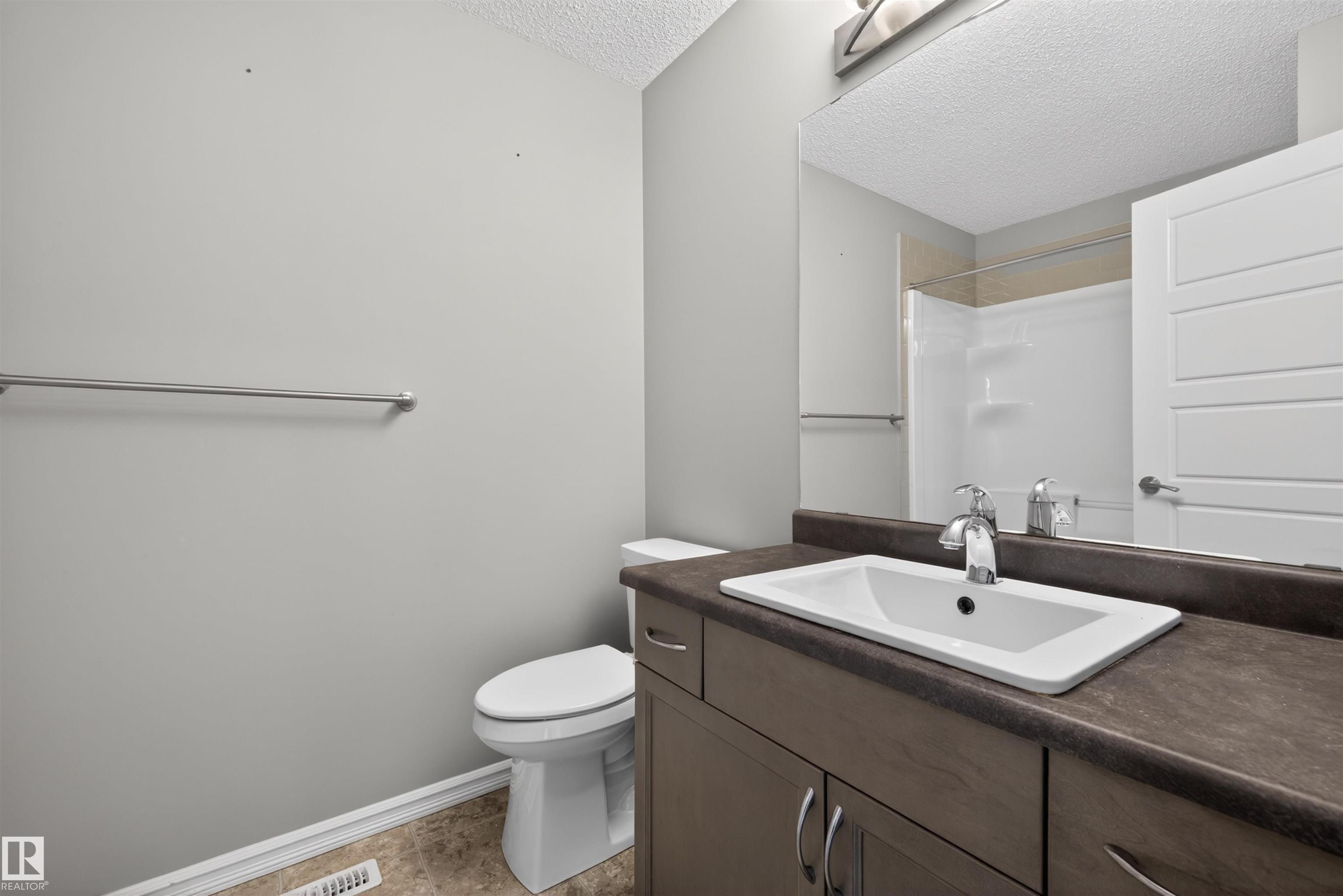 Photo 22 at 828 36 Avenue NW, Maple Crest, Edmonton