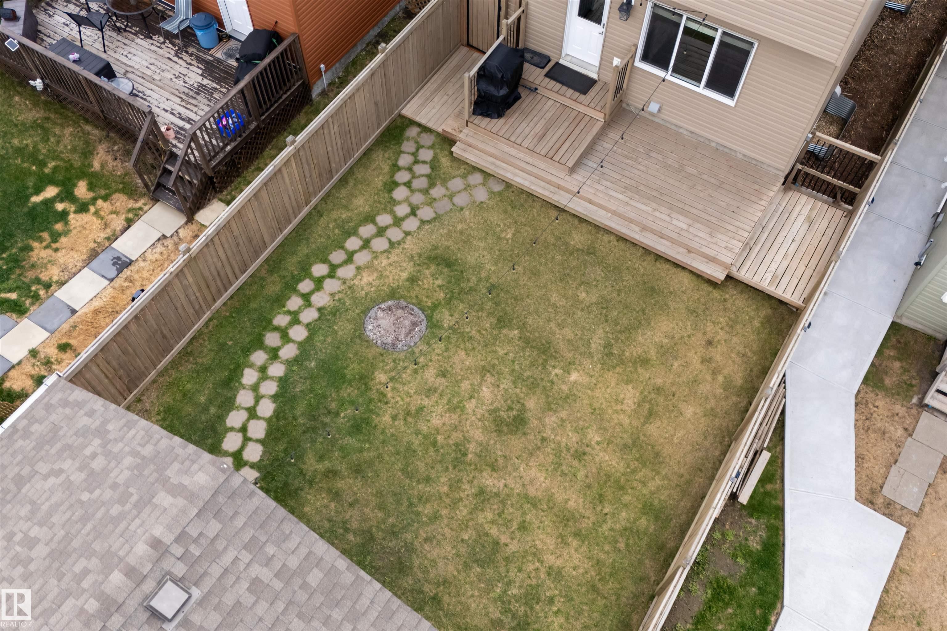Photo 33 at 828 36 Avenue NW, Maple Crest, Edmonton