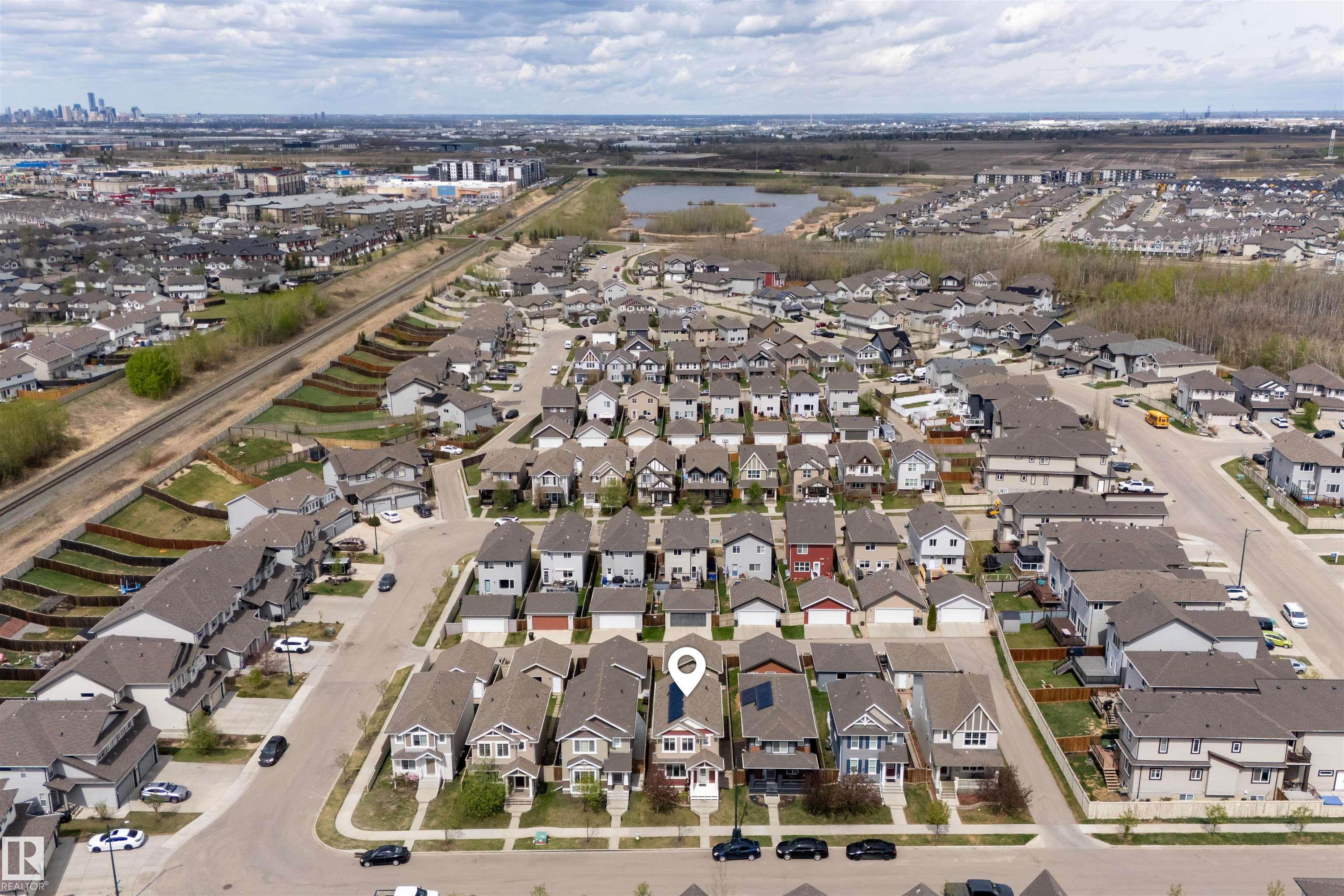 Photo 49 at 828 36 Avenue NW, Maple Crest, Edmonton