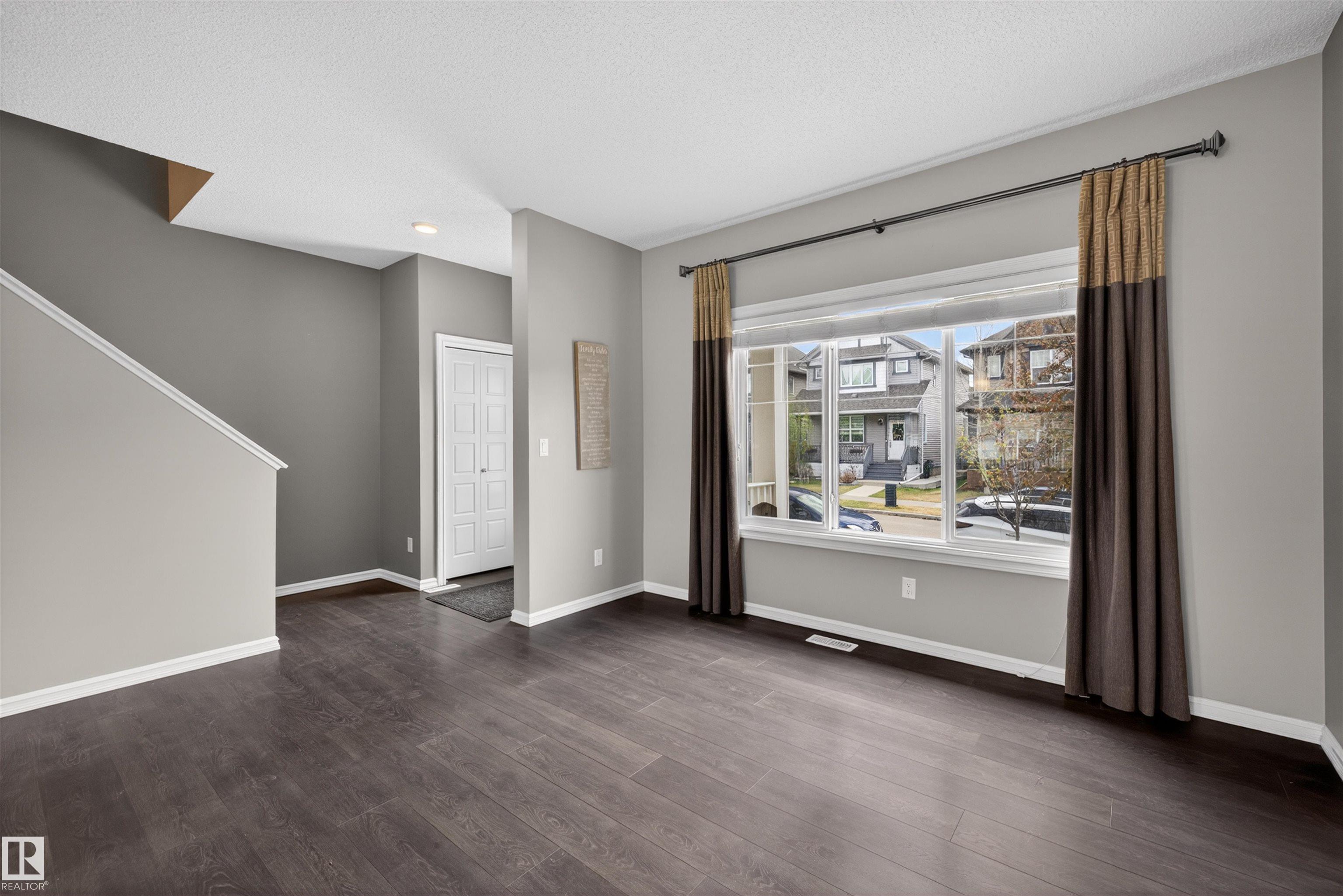 Photo 8 at 828 36 Avenue NW, Maple Crest, Edmonton