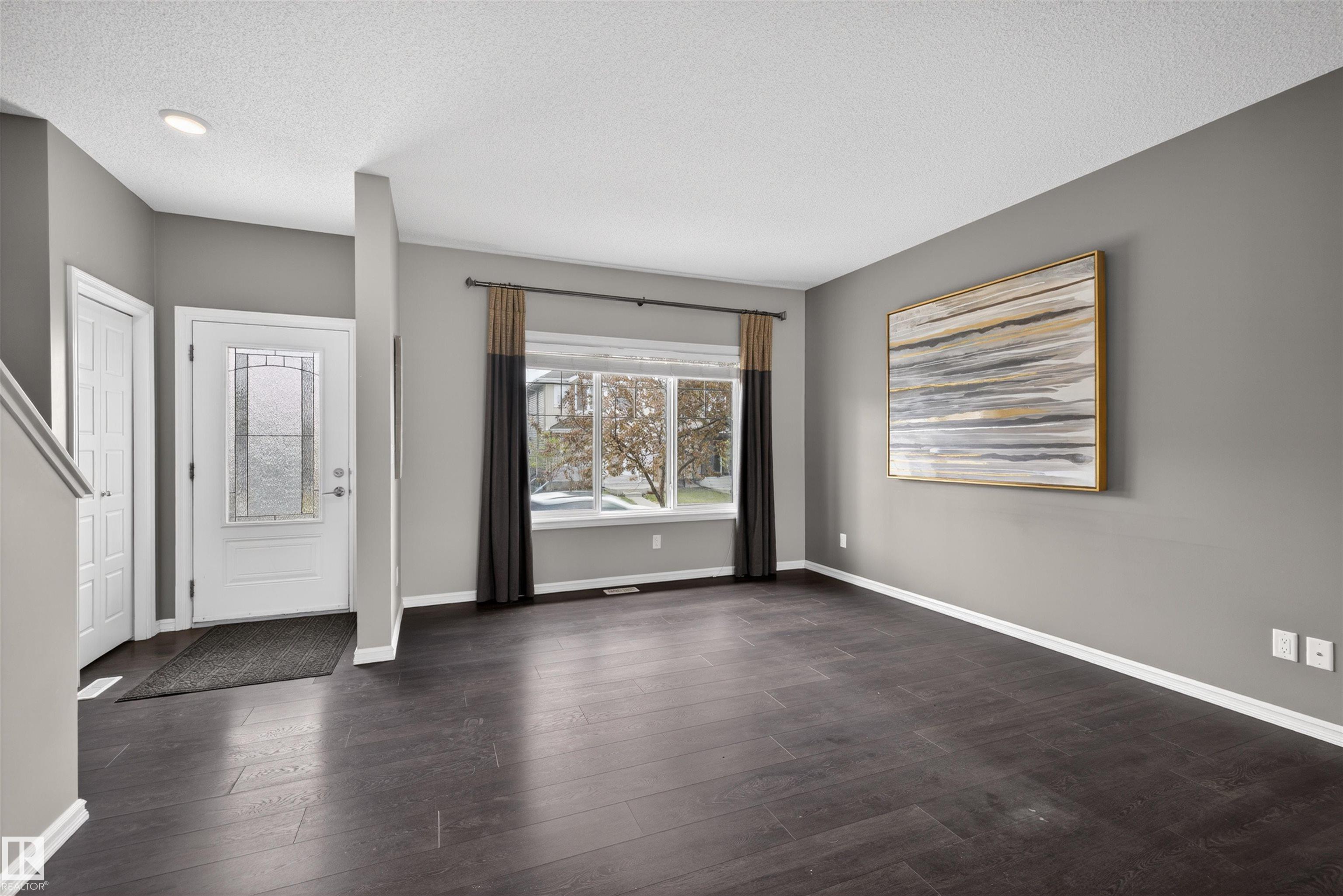 Photo 9 at 828 36 Avenue NW, Maple Crest, Edmonton