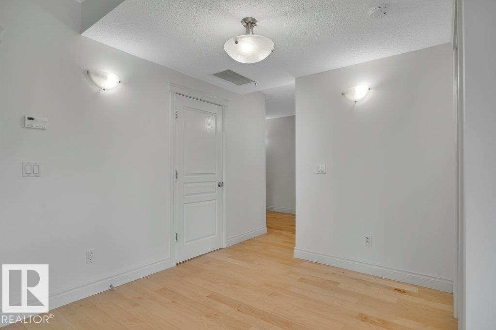 Photo 9 at 306 - 10232 115 Street NW, Wîhkwêntôwin, Edmonton
