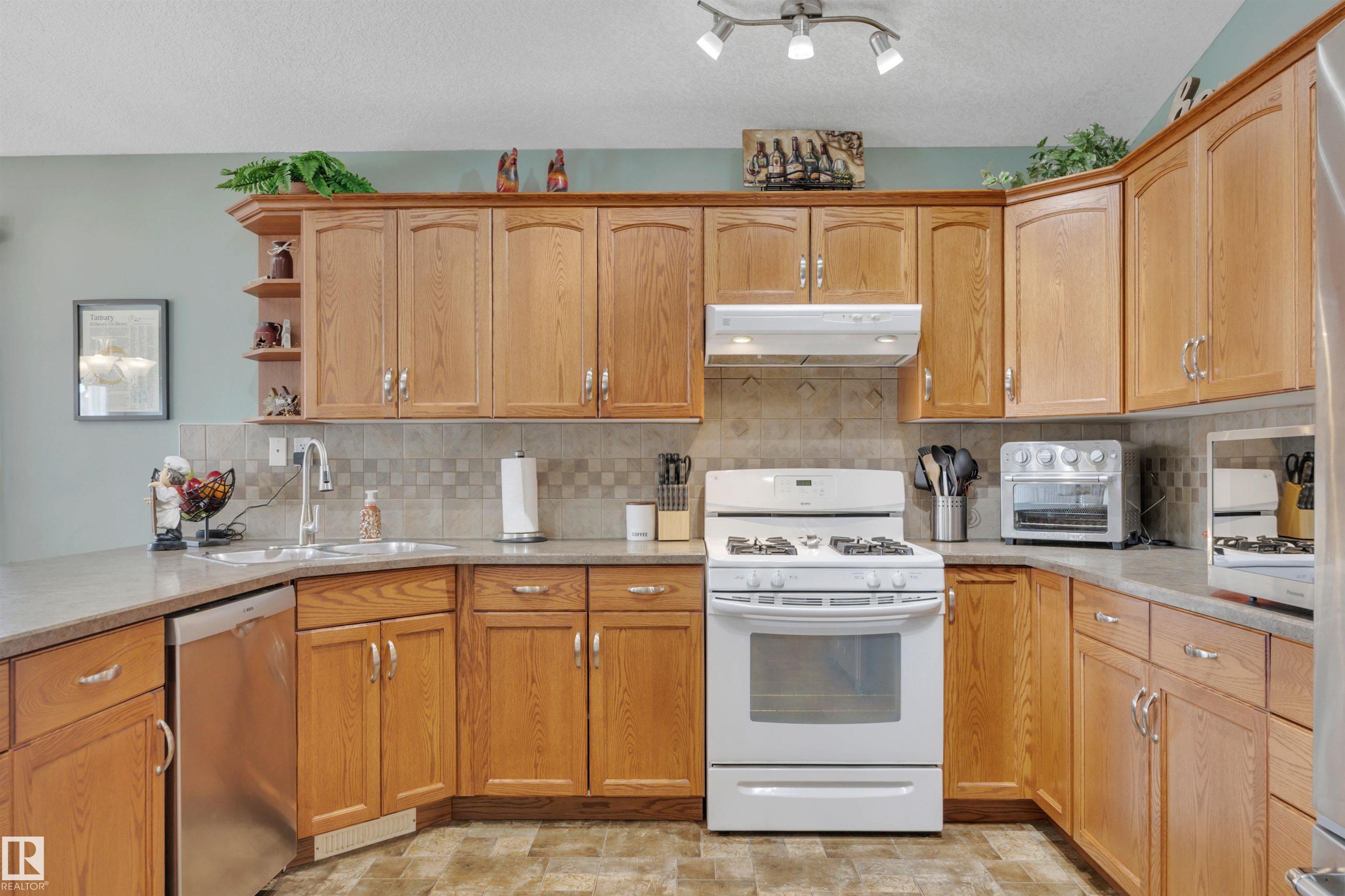 Photo 13 at 75 Walters Place, Windrose, Leduc