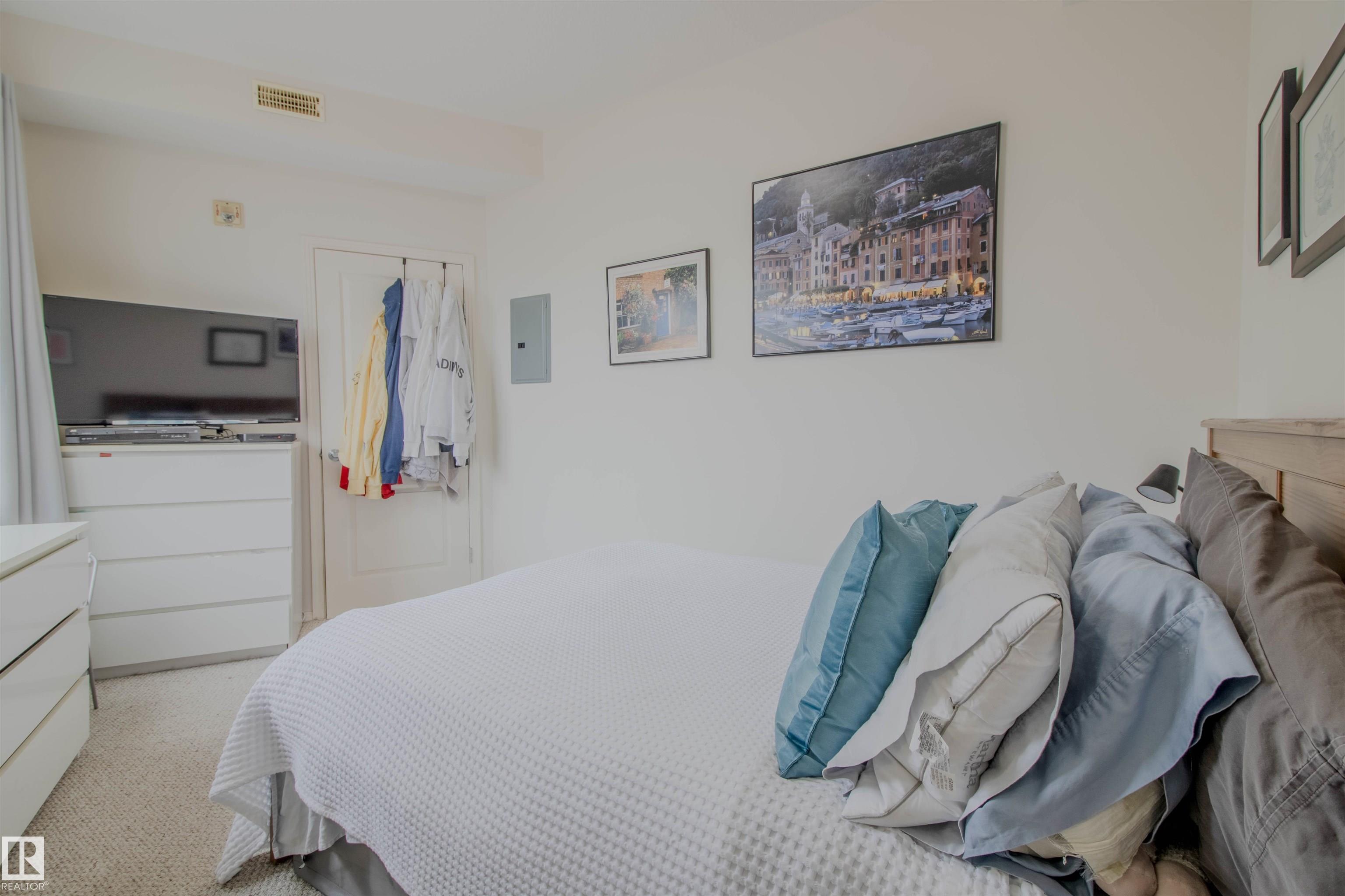 https://zimg.paragon.ice.com/ParagonImages/Property/PM/RAE/225401390/18/0/0/383617edf9fc23fcb0fa35676c504b06/1/2d9ace958021b3b3ef6183c0fe77057b/225401390-8c1865d3-36b4-41ea-90df-c900a2a496e6.JPG
