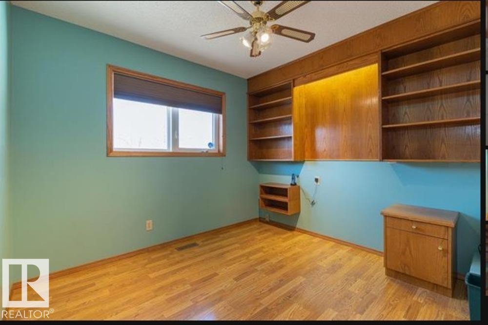 https://zimg.paragon.ice.com/ParagonImages/Property/PM/RAE/225401399/5/0/0/67635db624714def60845a01830775fa/1/2c15c8ee0fd60a64860b15e4dda498fb/225401399-7c7493a1-de71-4bbd-b24c-dddad2566e86.JPG