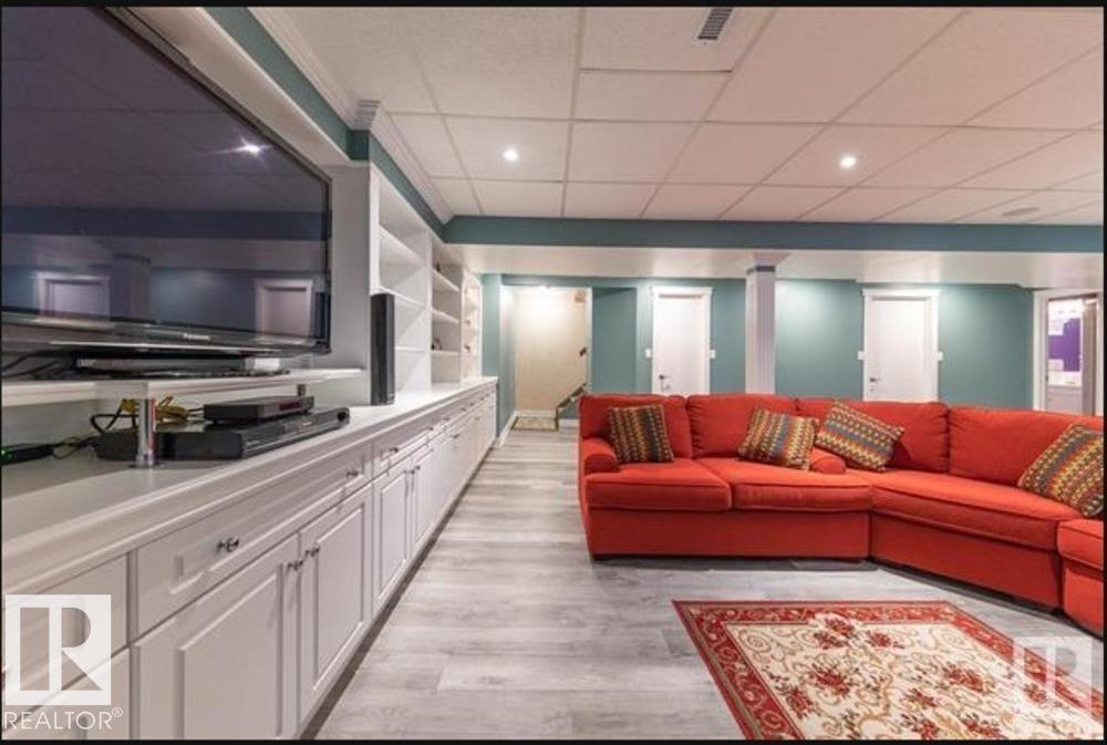 https://zimg.paragon.ice.com/ParagonImages/Property/PM/RAE/225401399/9/0/0/306c2ab0fb2b28c9b65fce1caba115ea/1/2c15c8ee0fd60a64860b15e4dda498fb/225401399-557b05d7-28b9-4d00-a527-e4632cf17c68.JPG