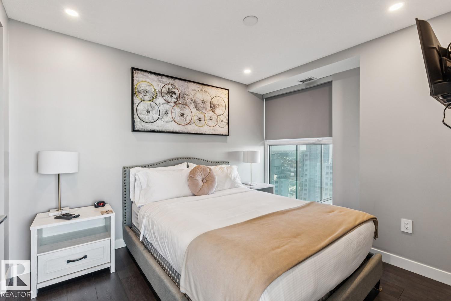 https://zimg.paragon.ice.com/ParagonImages/Property/PM/RAE/225401403/9/0/0/cf699d9db3bdeb6b43bc63a1160b7967/1/b79a0f40147d95a2f1378582585b758a/225401403-e14be1c1-455e-4d11-b8b0-36331f73ea44.JPG