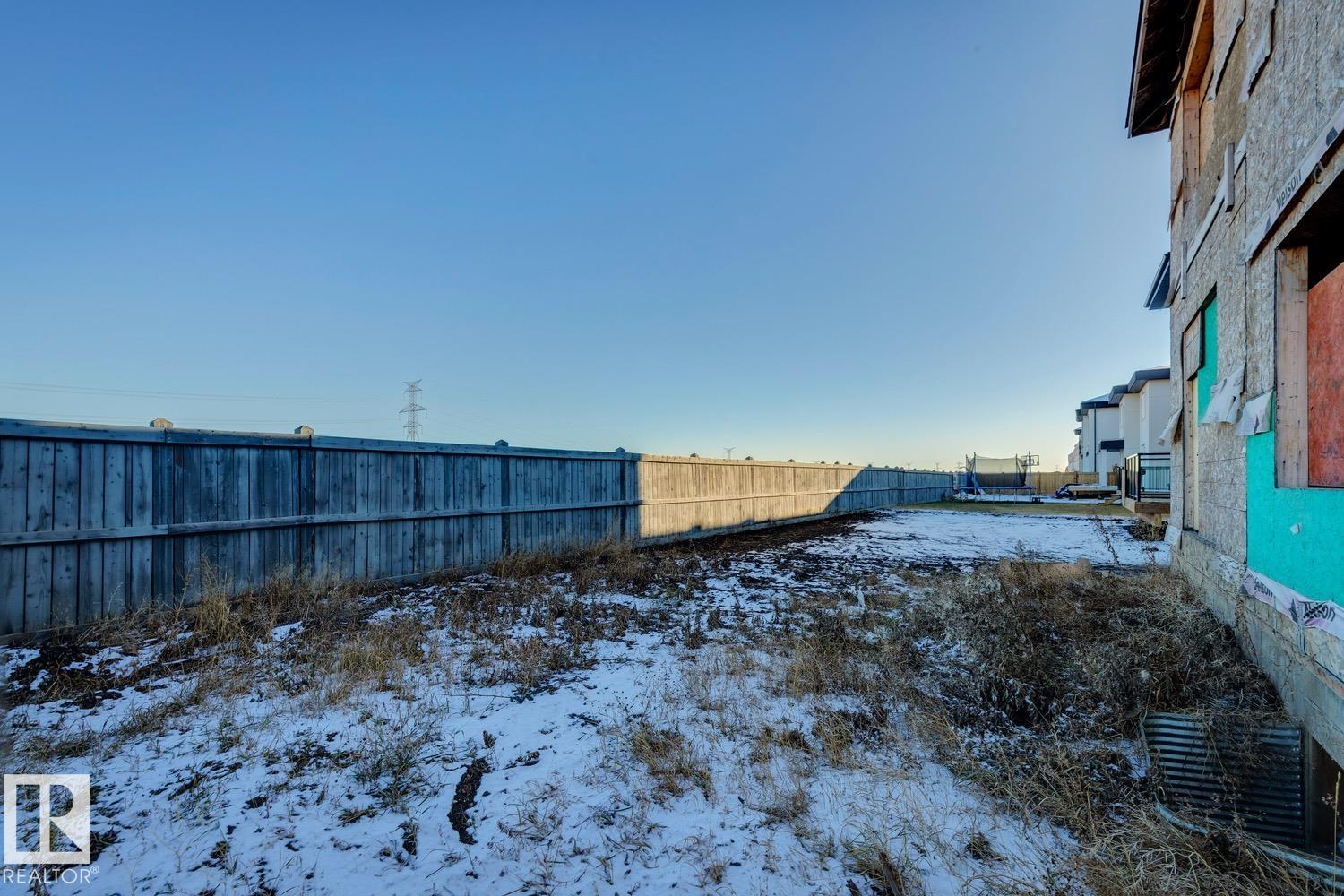 https://zimg.paragon.ice.com/ParagonImages/Property/PM/RAE/225401405/6/0/0/7b5f6a0bff7f29dd59b60bbb4c5a698a/1/821cbffbceb95870e0435afc84a17b07/225401405-4585c010-b32d-4485-bb3b-fae363f7a812.JPG
