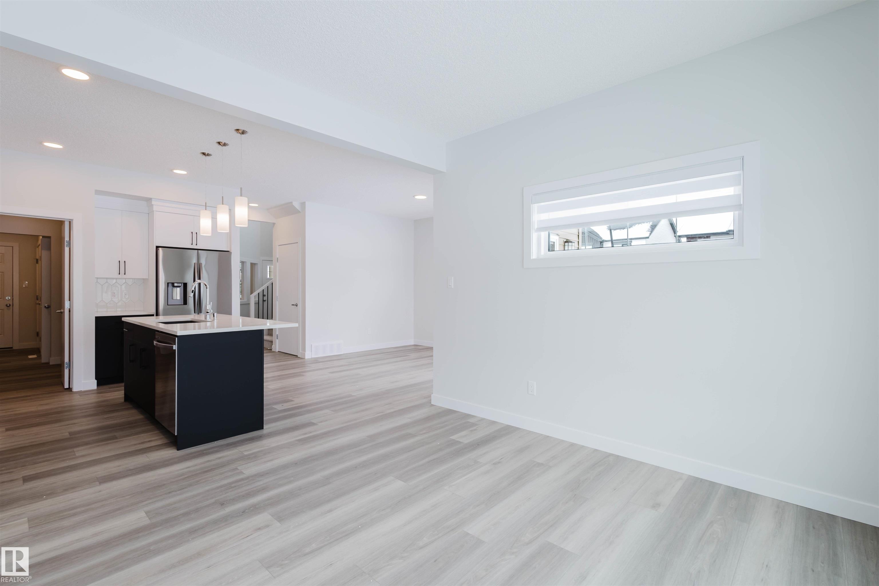 https://zimg.paragon.ice.com/ParagonImages/Property/PM/RAE/225401410/12/0/0/7d8c9d945b7ddd0b6ff718fddd769574/1/a3b07d65128b8af7cc60fba05bf1b36f/225401410-4df6366f-ad27-439a-84a9-95b0f09f1f6b.JPG