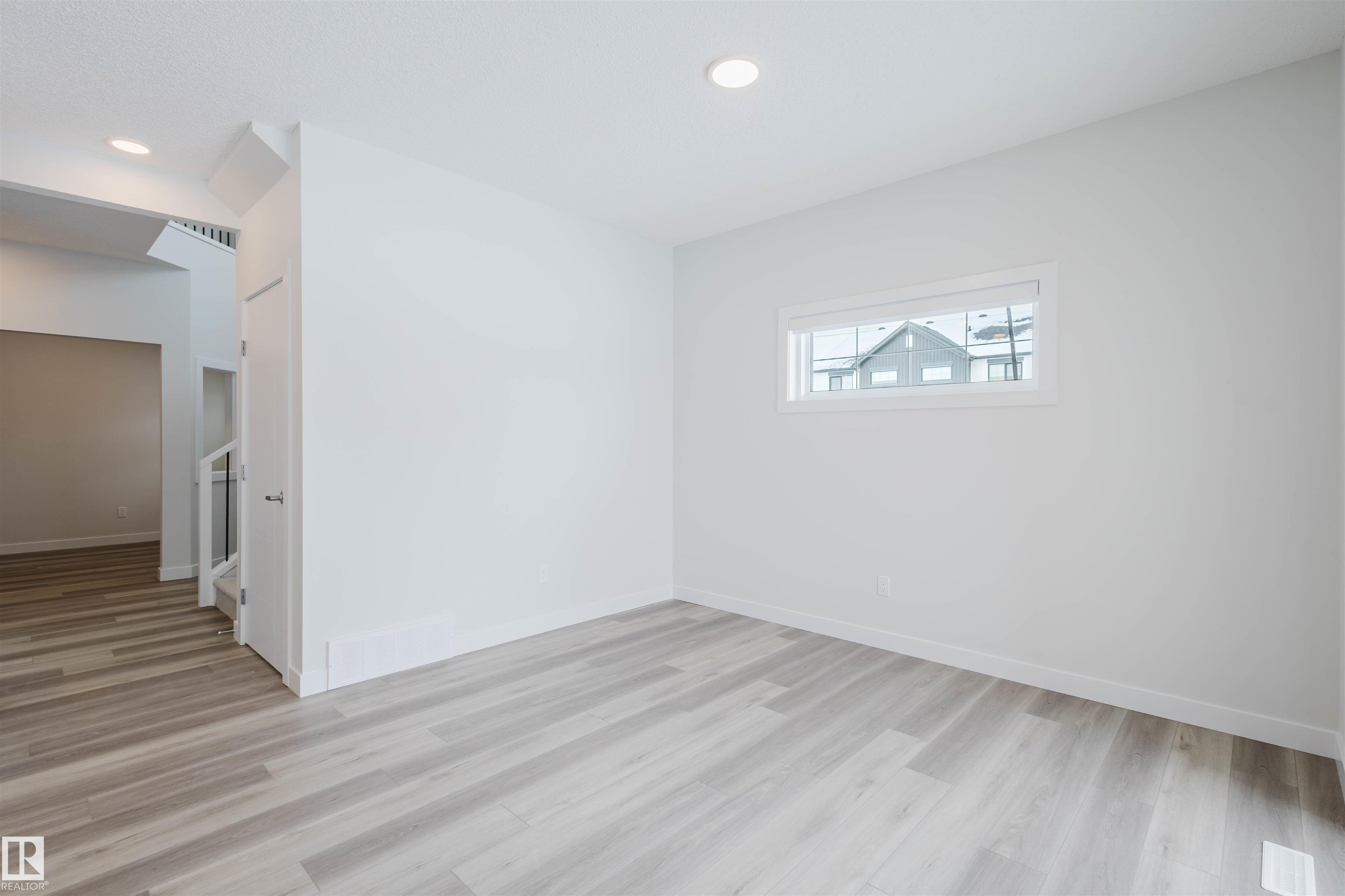 https://zimg.paragon.ice.com/ParagonImages/Property/PM/RAE/225401410/14/0/0/b02d65202db5b879168d7c8f781247f7/1/a3b07d65128b8af7cc60fba05bf1b36f/225401410-5e54c412-56e7-4ed8-a742-e3088856cd1d.JPG