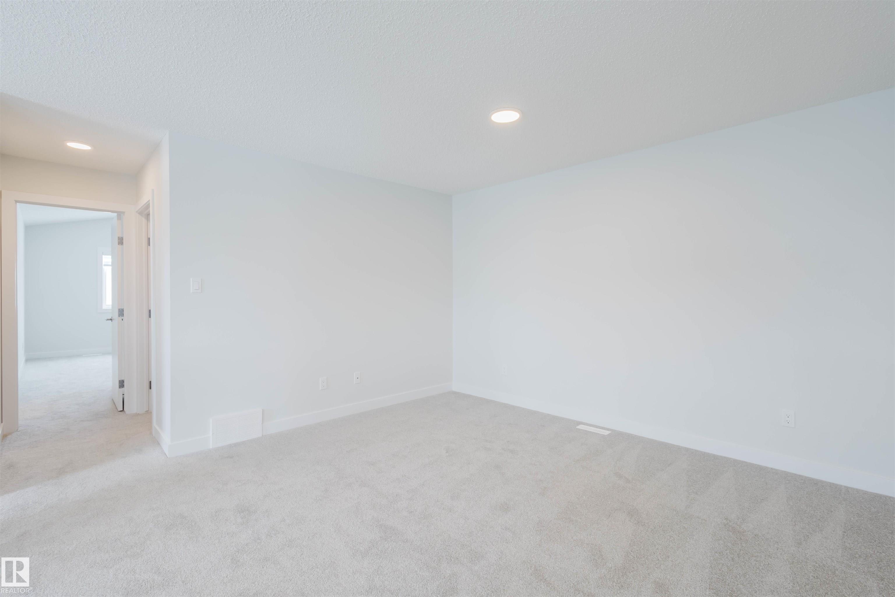 https://zimg.paragon.ice.com/ParagonImages/Property/PM/RAE/225401410/16/0/0/5e93aa18b174811d8d9d24b7e5498f32/1/a3b07d65128b8af7cc60fba05bf1b36f/225401410-a670dc79-7770-47f0-b893-666ca772c457.JPG