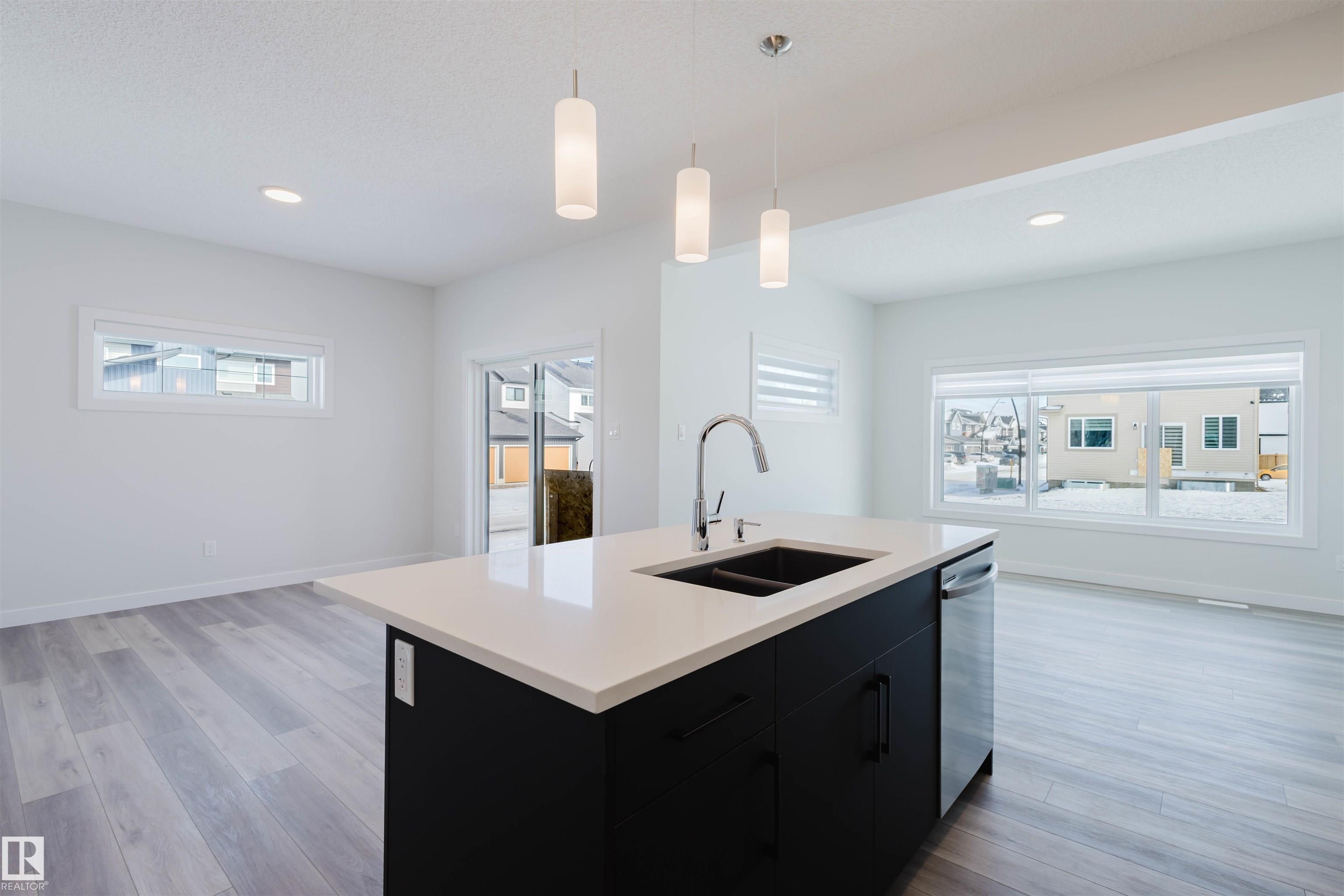 https://zimg.paragon.ice.com/ParagonImages/Property/PM/RAE/225401410/22/0/0/bc6875e5af97eed5419c2c9c2d882145/1/a3b07d65128b8af7cc60fba05bf1b36f/225401410-7e5e693b-03bd-4734-8f20-af0dd9d2fd53.JPG