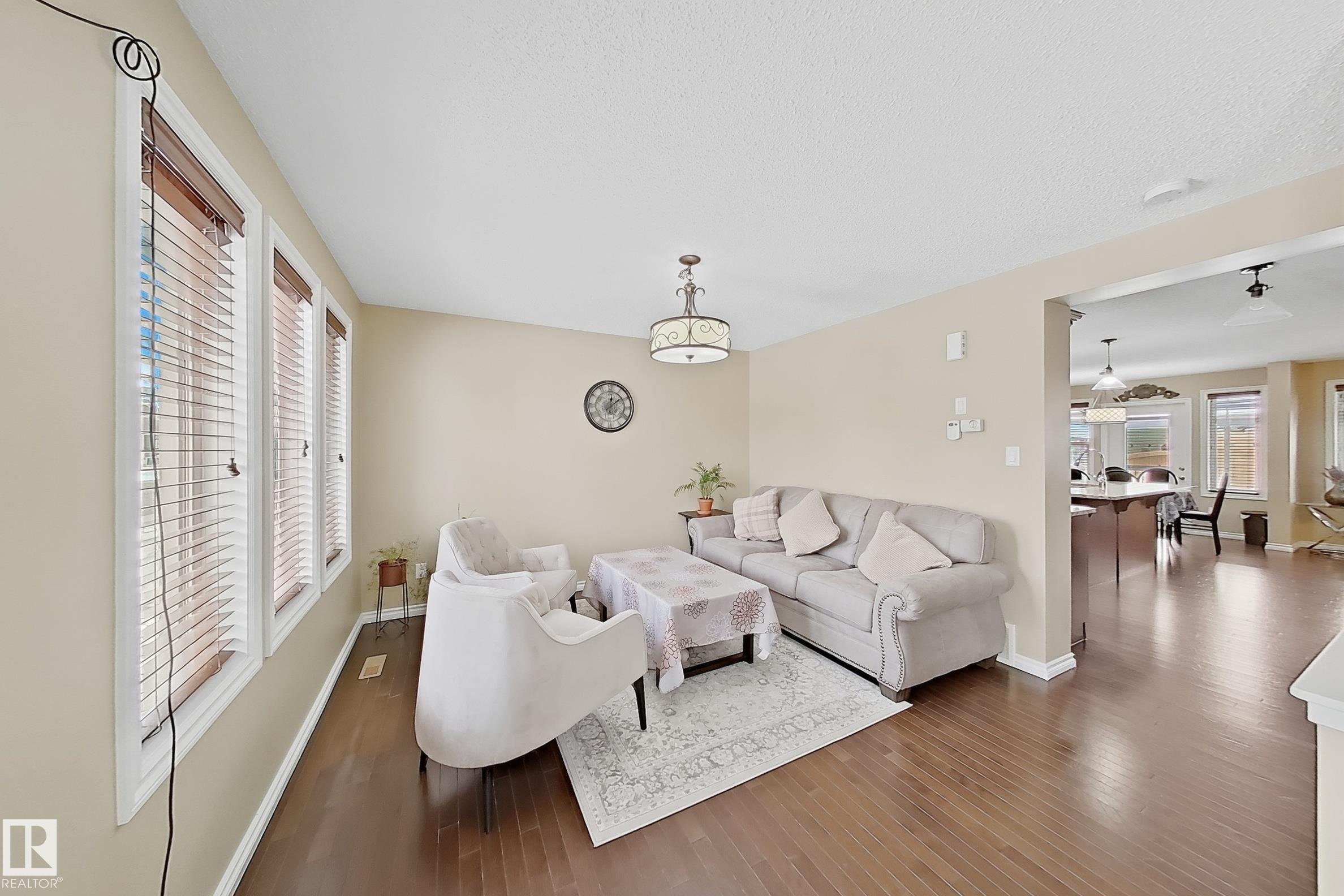 Photo 11 at 3609 Weidle Bend SW, Walker, Edmonton