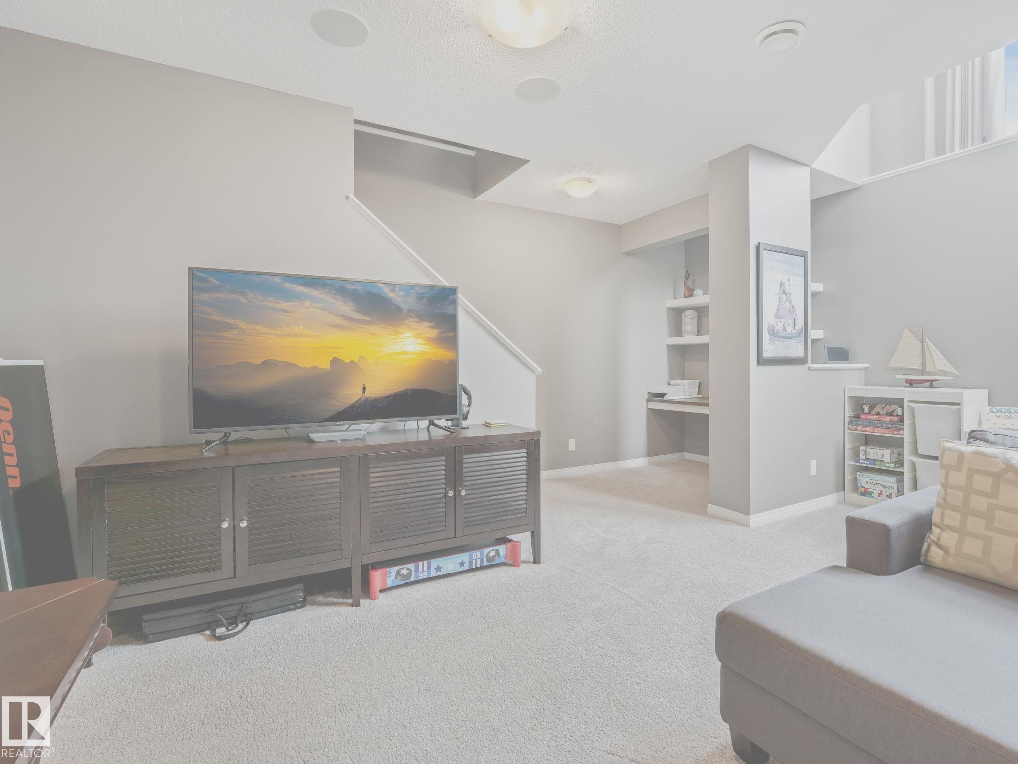 https://zimg.paragon.ice.com/ParagonImages/Property/PM/RAE/225401412/35/0/0/c338c5ffaccd13a966b91b358119f1d8/1/59108612839b3575341ccb3d02fd7c98/225401412-76bfa062-4e00-4de4-969e-a37ef4e3b6ba.JPG