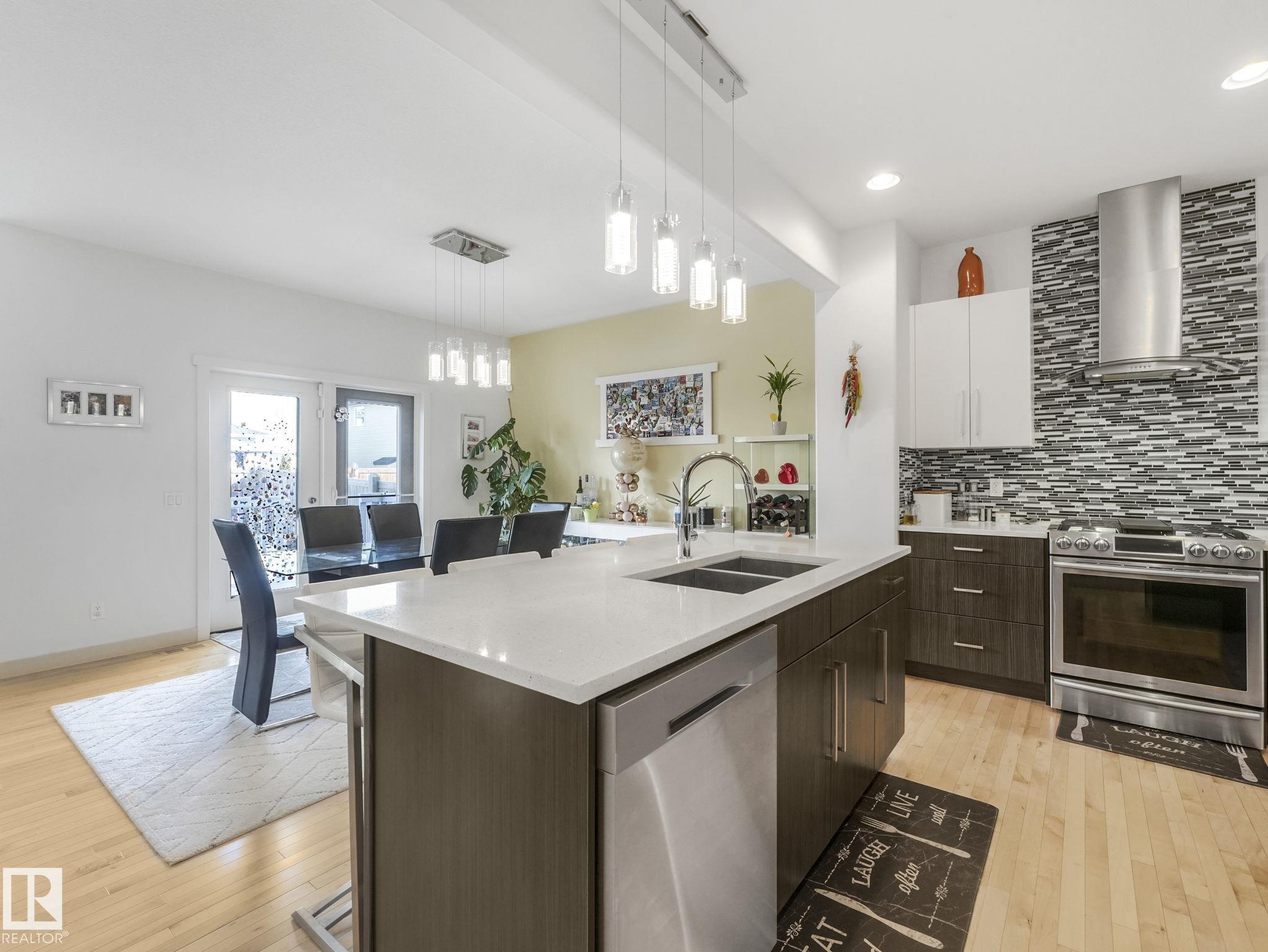 https://zimg.paragon.ice.com/ParagonImages/Property/PM/RAE/225401415/25/0/0/9c06ea590c4cb31dc0af13fa3515ae5e/1/200f5b7c7e7aea4e3d3ff4dcb5e7b163/225401415-D1FECD2C-1D57-4128-97EC-02CC364A7EA9.JPG
