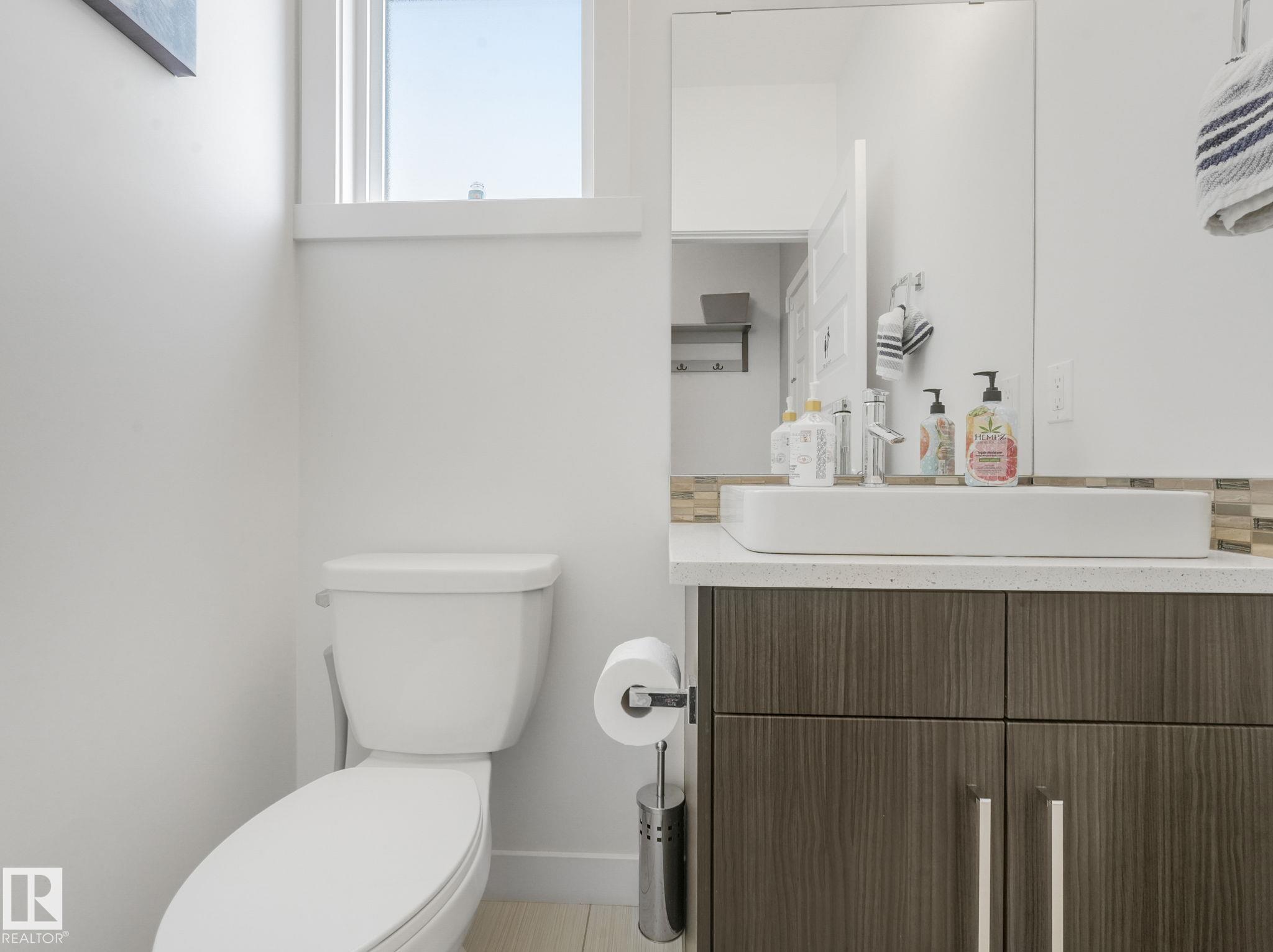 https://zimg.paragon.ice.com/ParagonImages/Property/PM/RAE/225401415/40/0/0/7ea835c93d2b7dd050f447de28ebf0a7/1/200f5b7c7e7aea4e3d3ff4dcb5e7b163/225401415-A1AE1CD8-9CA7-4C5A-96BF-F07C79ADB12D.JPG