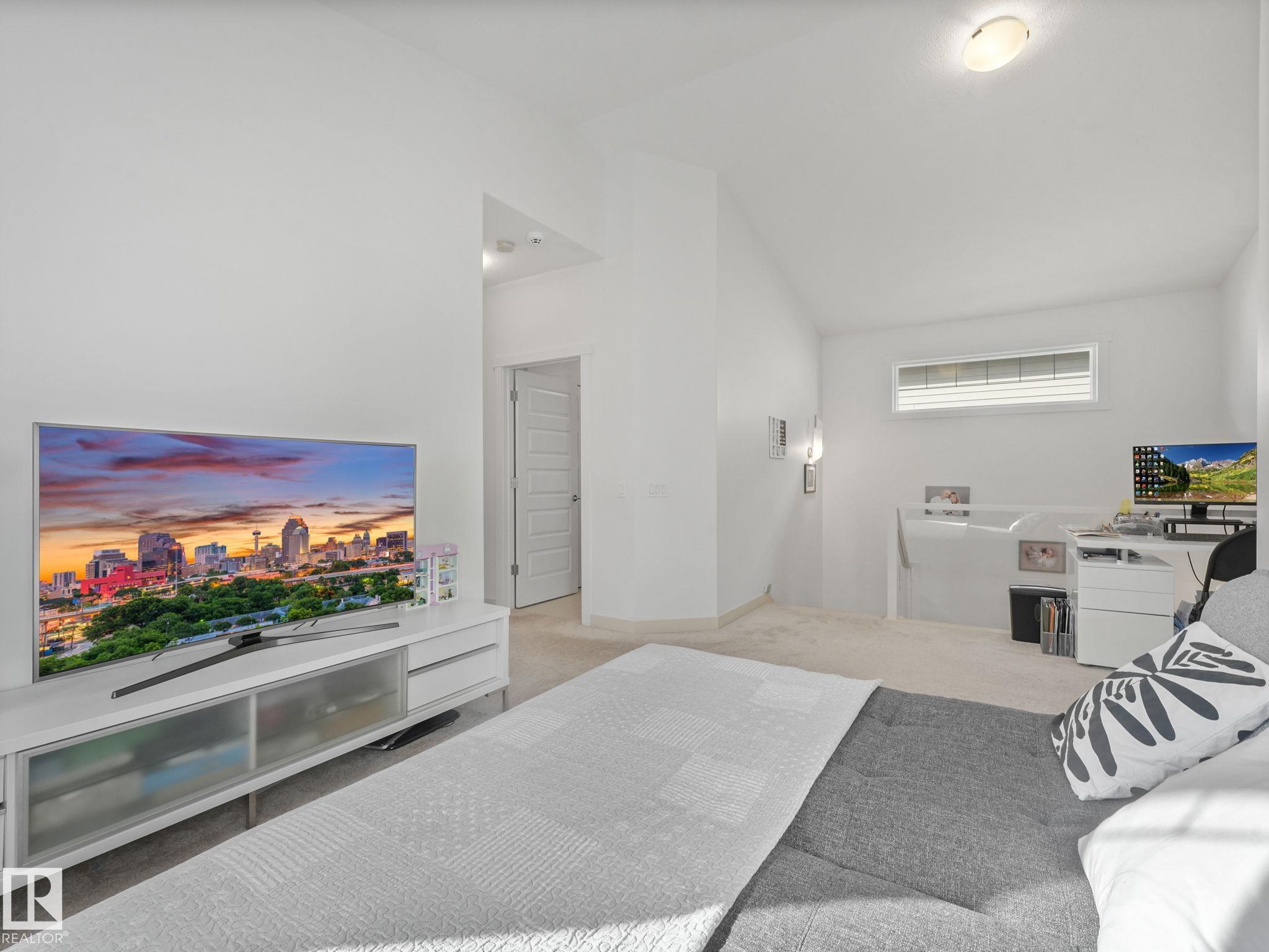 https://zimg.paragon.ice.com/ParagonImages/Property/PM/RAE/225401415/44/0/0/422fcc50e9f30b73938a9572b387135f/1/200f5b7c7e7aea4e3d3ff4dcb5e7b163/225401415-9F7E6F58-C4E4-4347-81A4-CD1355A9FB4F.JPG