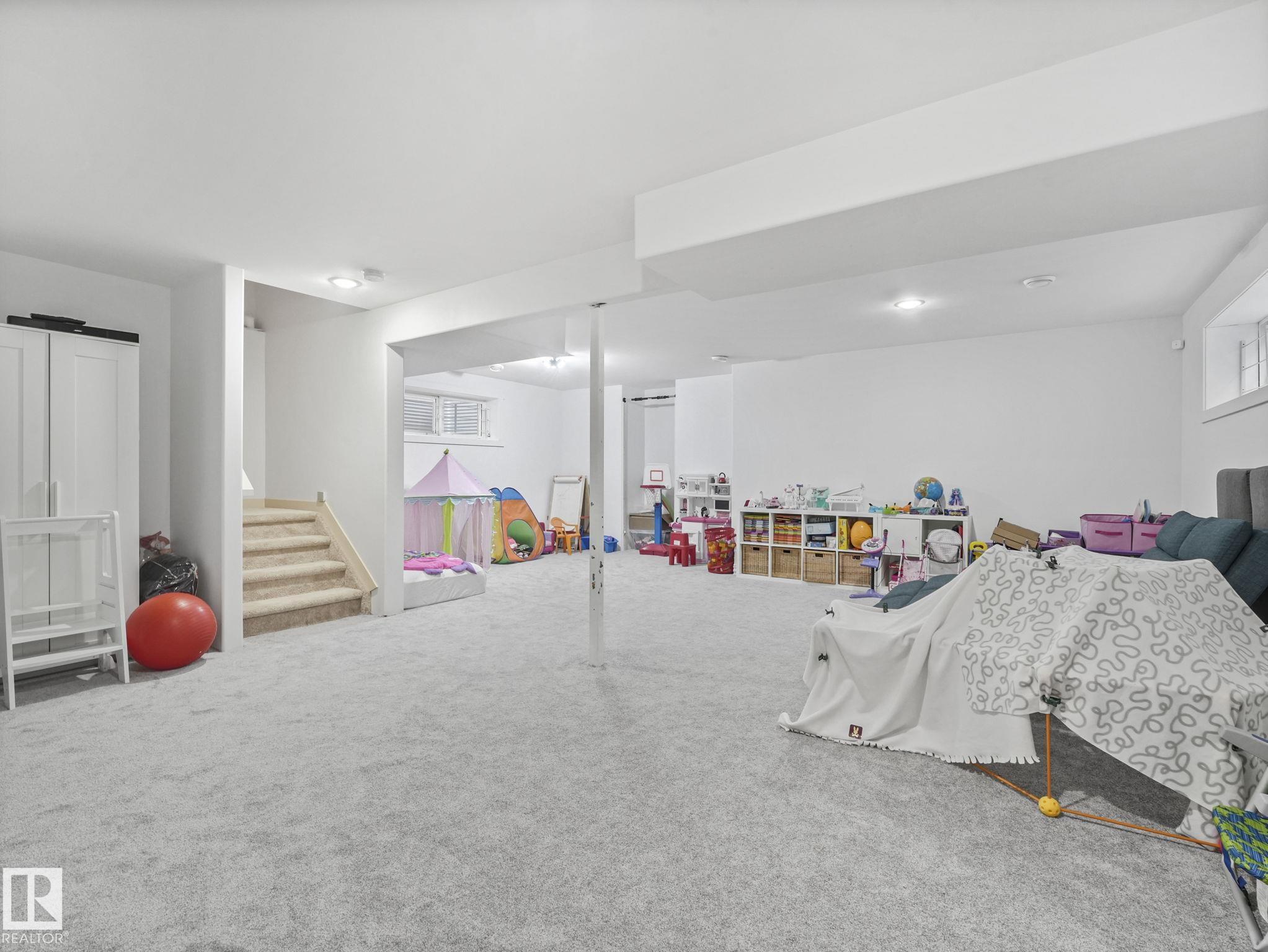 https://zimg.paragon.ice.com/ParagonImages/Property/PM/RAE/225401415/64/0/0/fe715ecd9aeb4264855e70f8328be3d0/1/200f5b7c7e7aea4e3d3ff4dcb5e7b163/225401415-0707C834-9F90-4FB7-9631-240313C35327.JPG