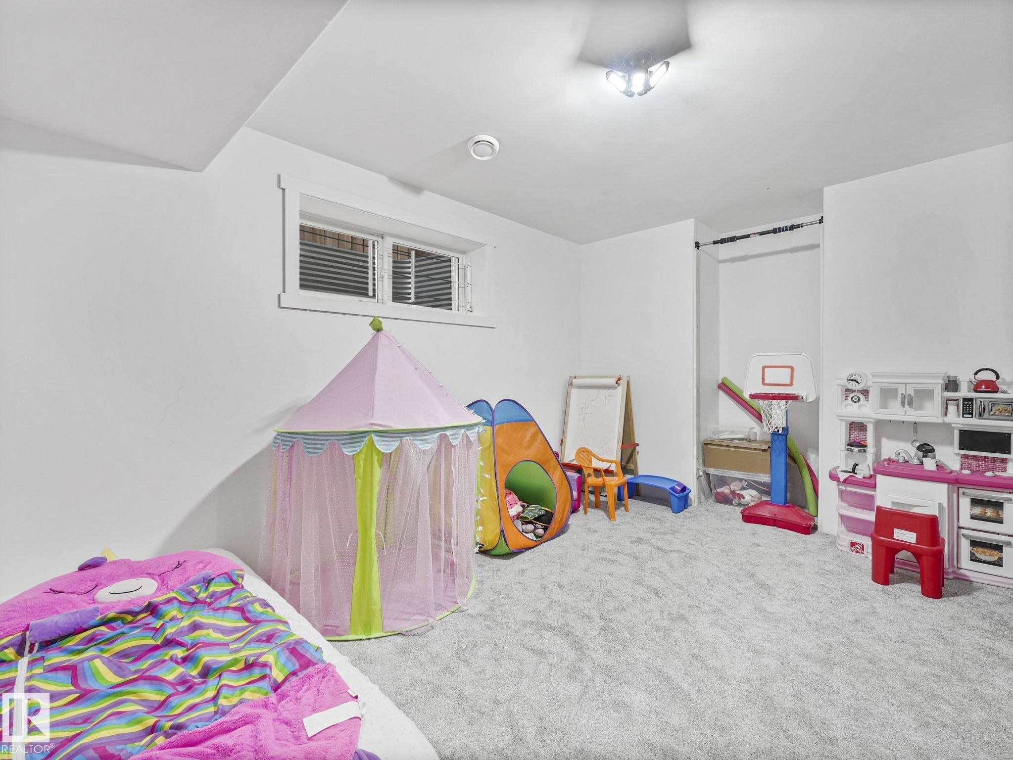 https://zimg.paragon.ice.com/ParagonImages/Property/PM/RAE/225401415/65/0/0/1007eefa694107dfc7bbe54d5e8398a2/1/200f5b7c7e7aea4e3d3ff4dcb5e7b163/225401415-DB399A3F-FB2D-4EC8-B409-2D3F88941A23.JPG