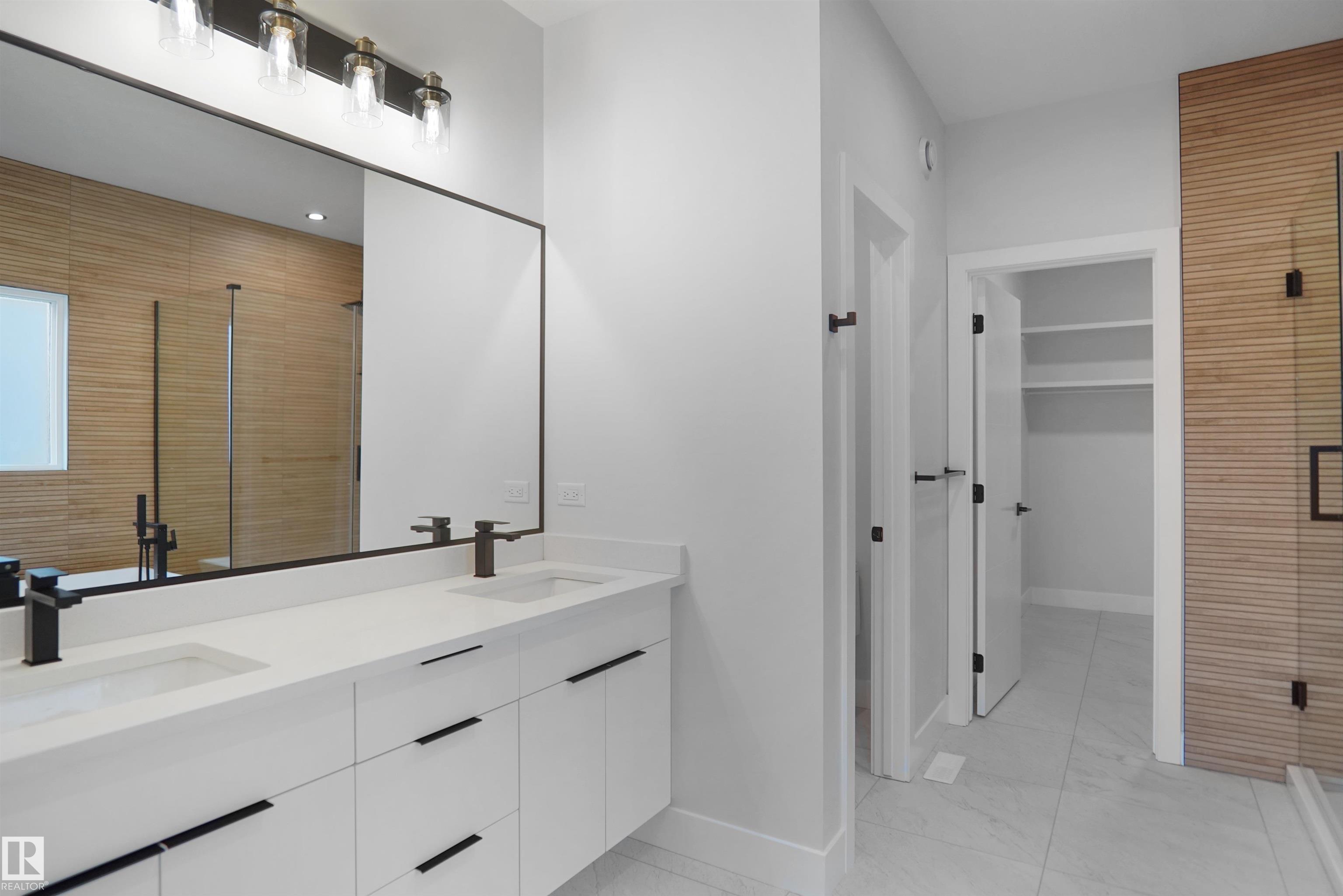Photo 35 at 162 Edgewater Circle, Southfork, Leduc