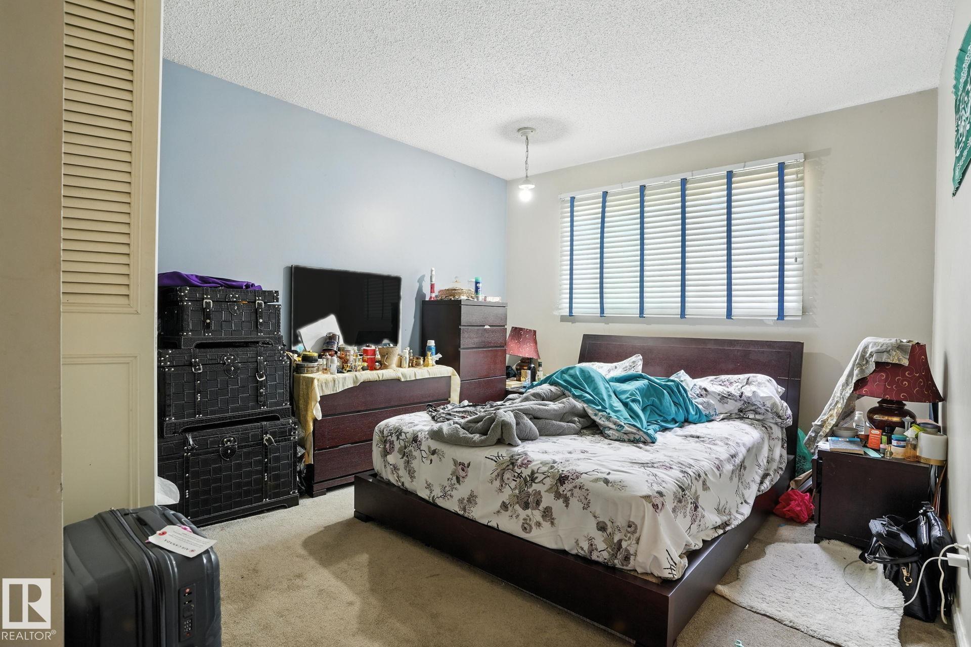 https://zimg.paragon.ice.com/ParagonImages/Property/PM/RAE/225401419/13/0/0/a620a516222094dfc656179bf5688db4/1/f1453e21b3ecc04c8ae57cfbb81aacf3/225401419-B8231A27-AE60-457B-AE1B-9F274C7F5656.JPG