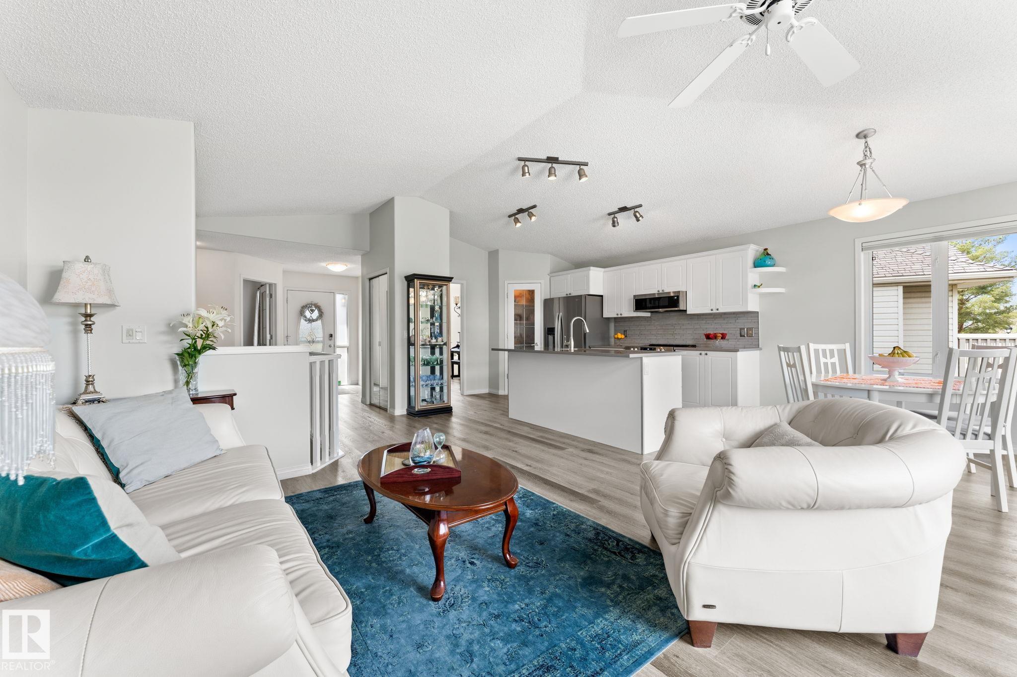 Photo 11 at 6 - 10848 8 Avenue SW, Richford, Edmonton
