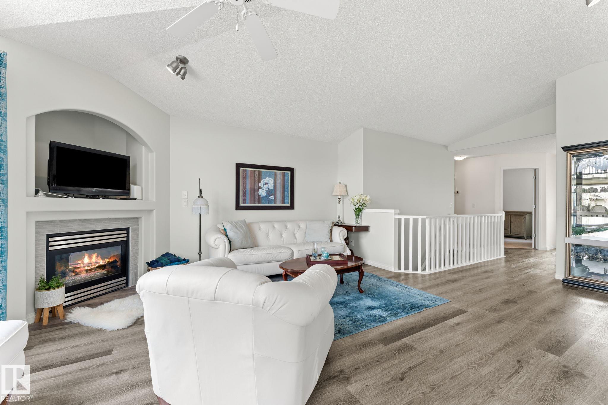 Photo 10 at 6 - 10848 8 Avenue SW, Richford, Edmonton