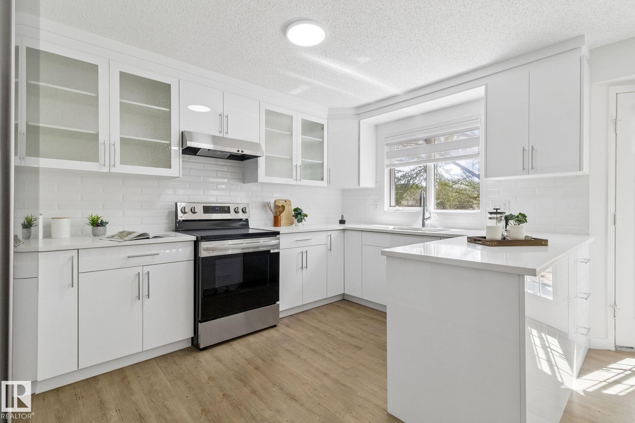 https://zimg.paragon.ice.com/ParagonImages/Property/PM/RAE/225401422/14/0/0/c5a74e6c93e26df2a67433d9c693021d/1/14d6b58d9848c897289349da1ee81941/225401422-ac64fdab-71ff-42fe-9d65-91f02a1efb72.JPG