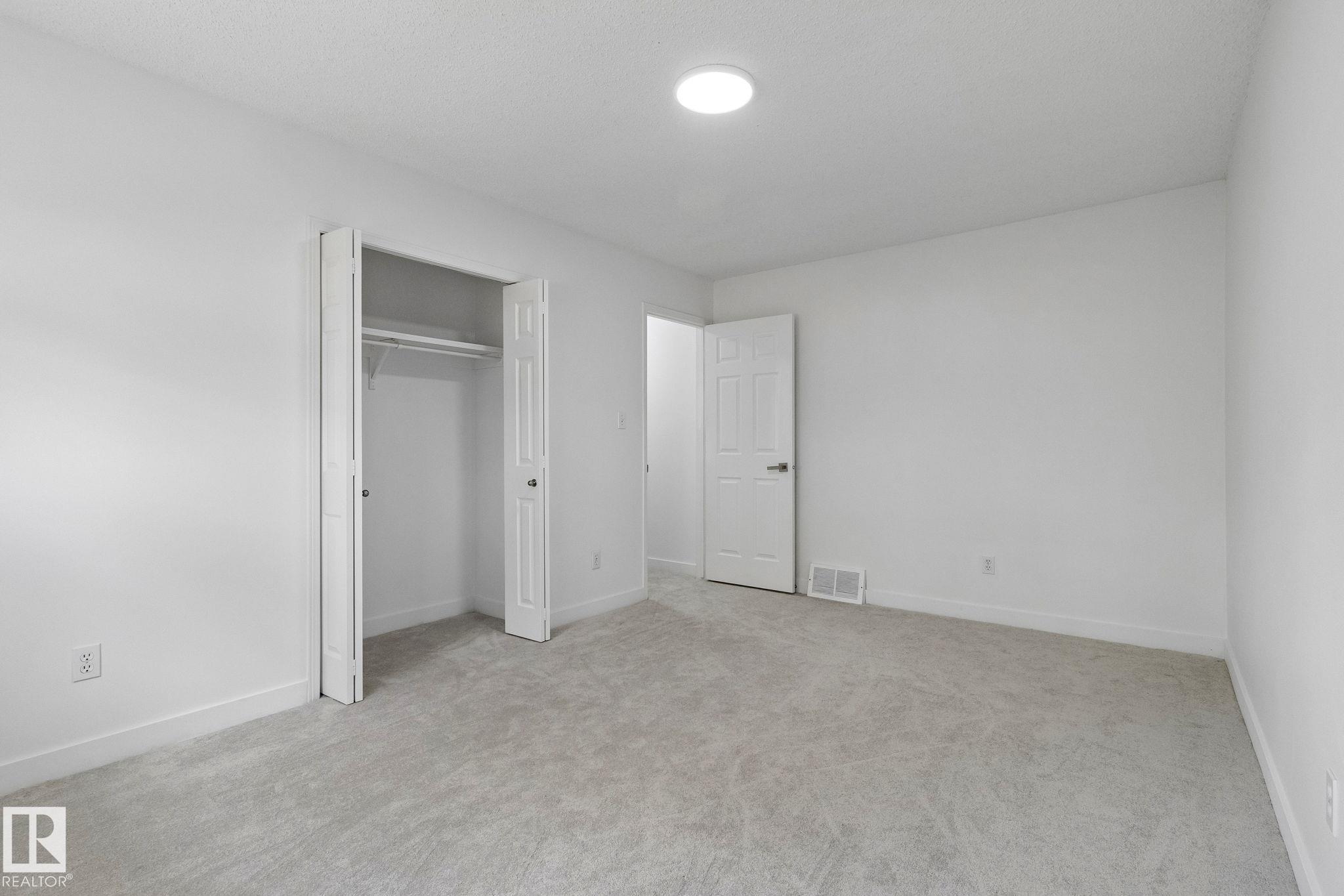 https://zimg.paragon.ice.com/ParagonImages/Property/PM/RAE/225401422/31/0/0/2c7ec16d7339b605b7a7082d39917302/1/14d6b58d9848c897289349da1ee81941/225401422-8c2220a8-6ab3-4f43-8f3b-8c9650b2d4d3.JPG