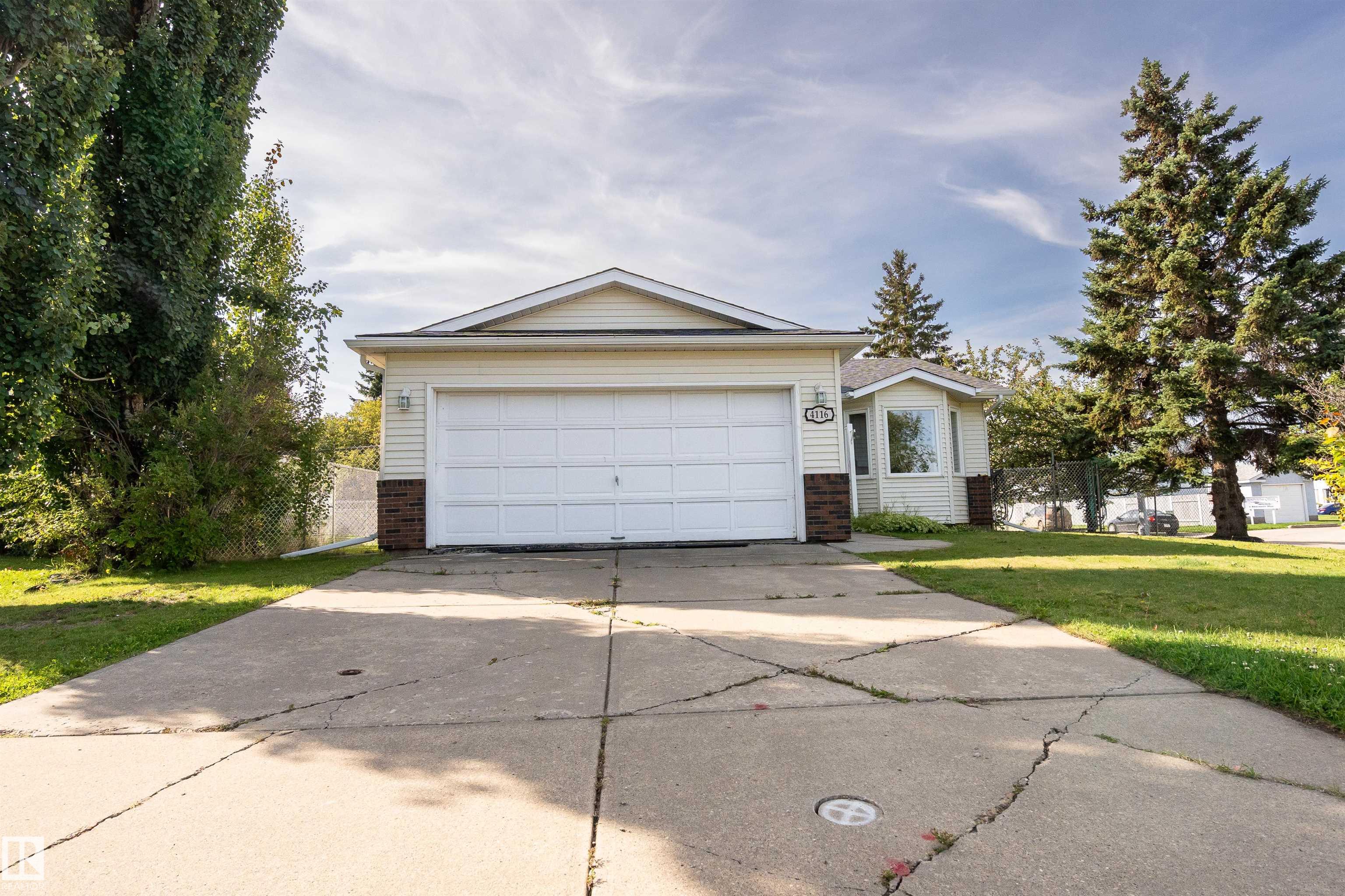 4116 44 Avenue, Stony Plain, AB T7Z 1K3