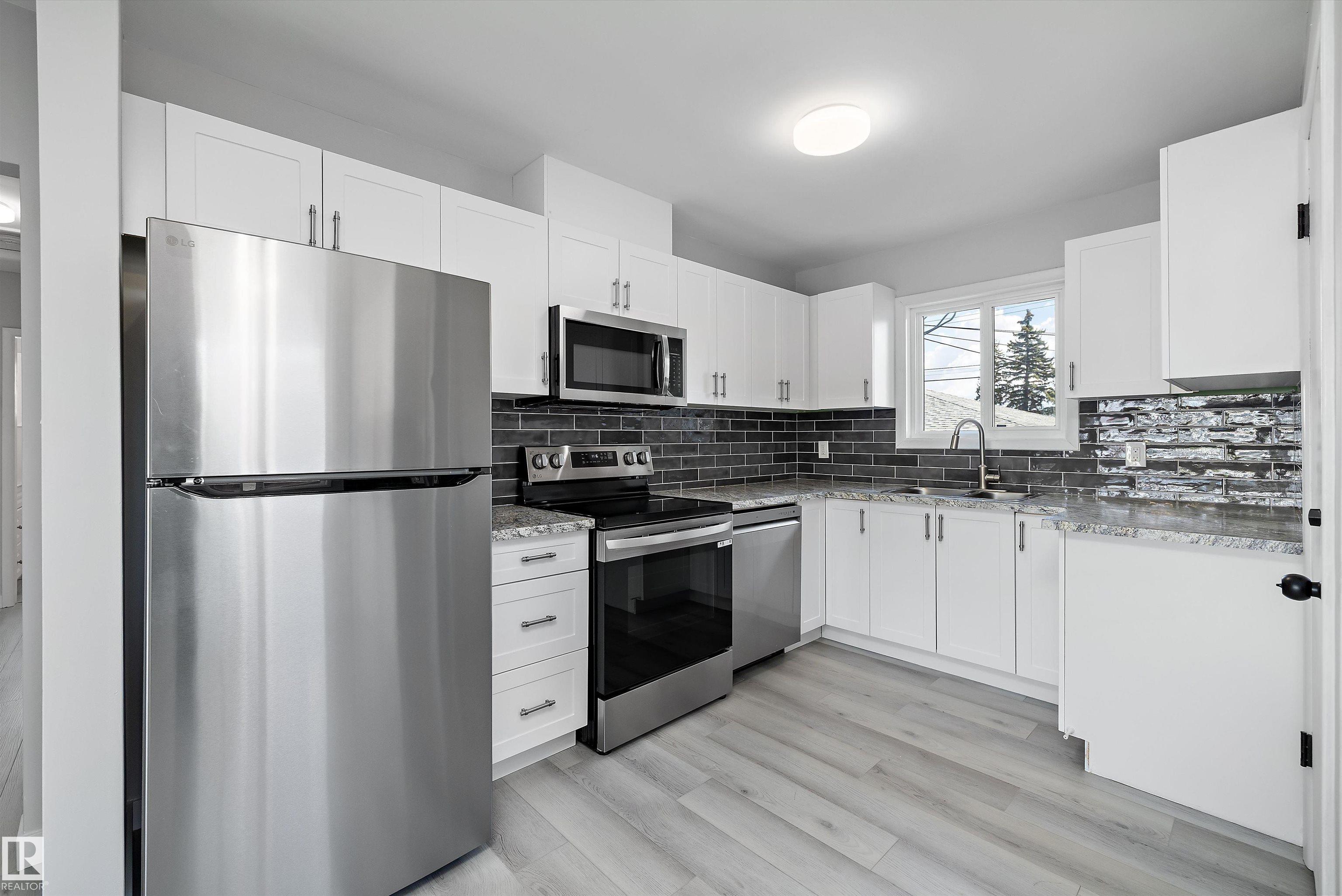 Photo 11 at 12715 / 12717 93 Street NW, Killarney, Edmonton