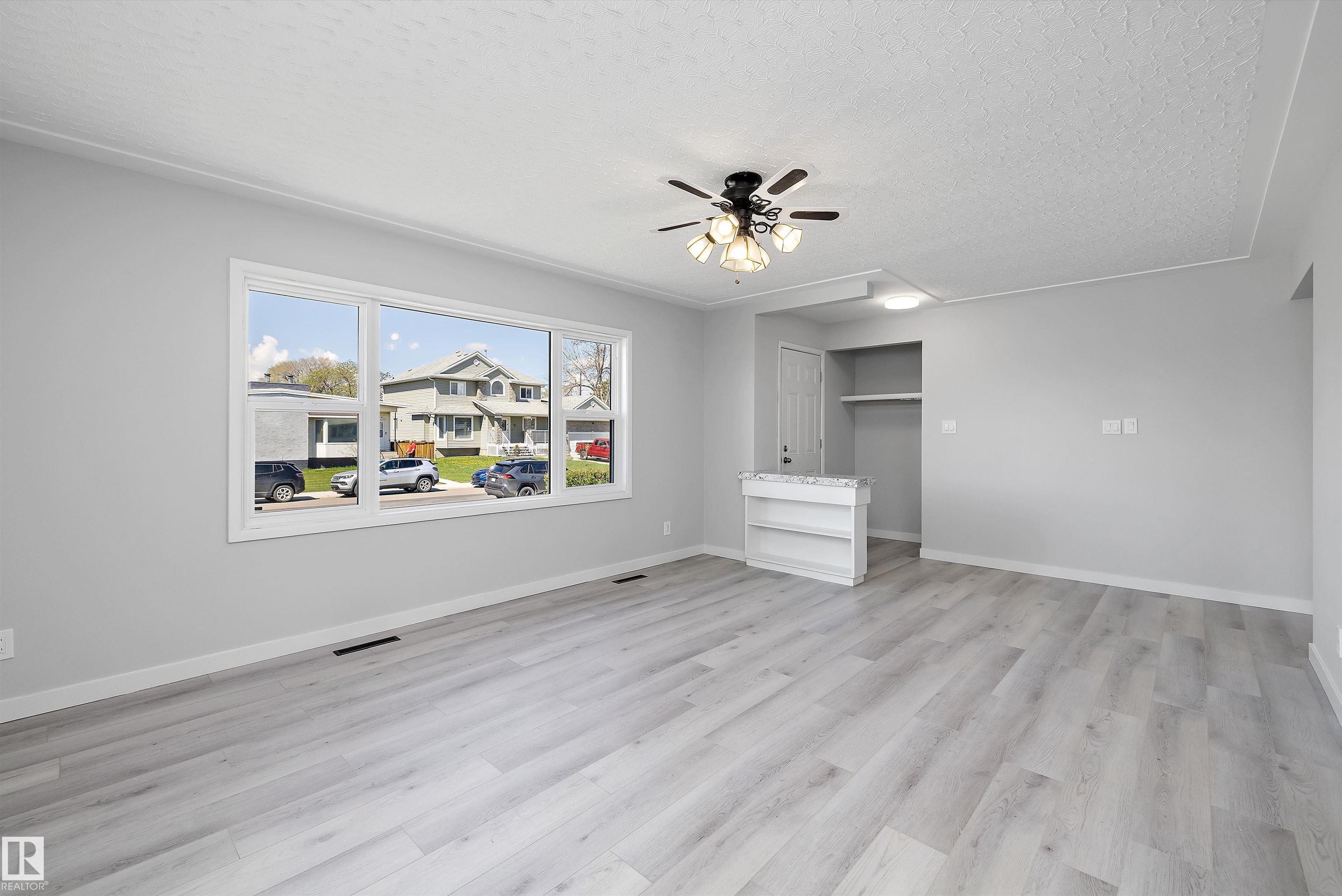 12715 / 12717 93 Street NW, Killarney, Edmonton
