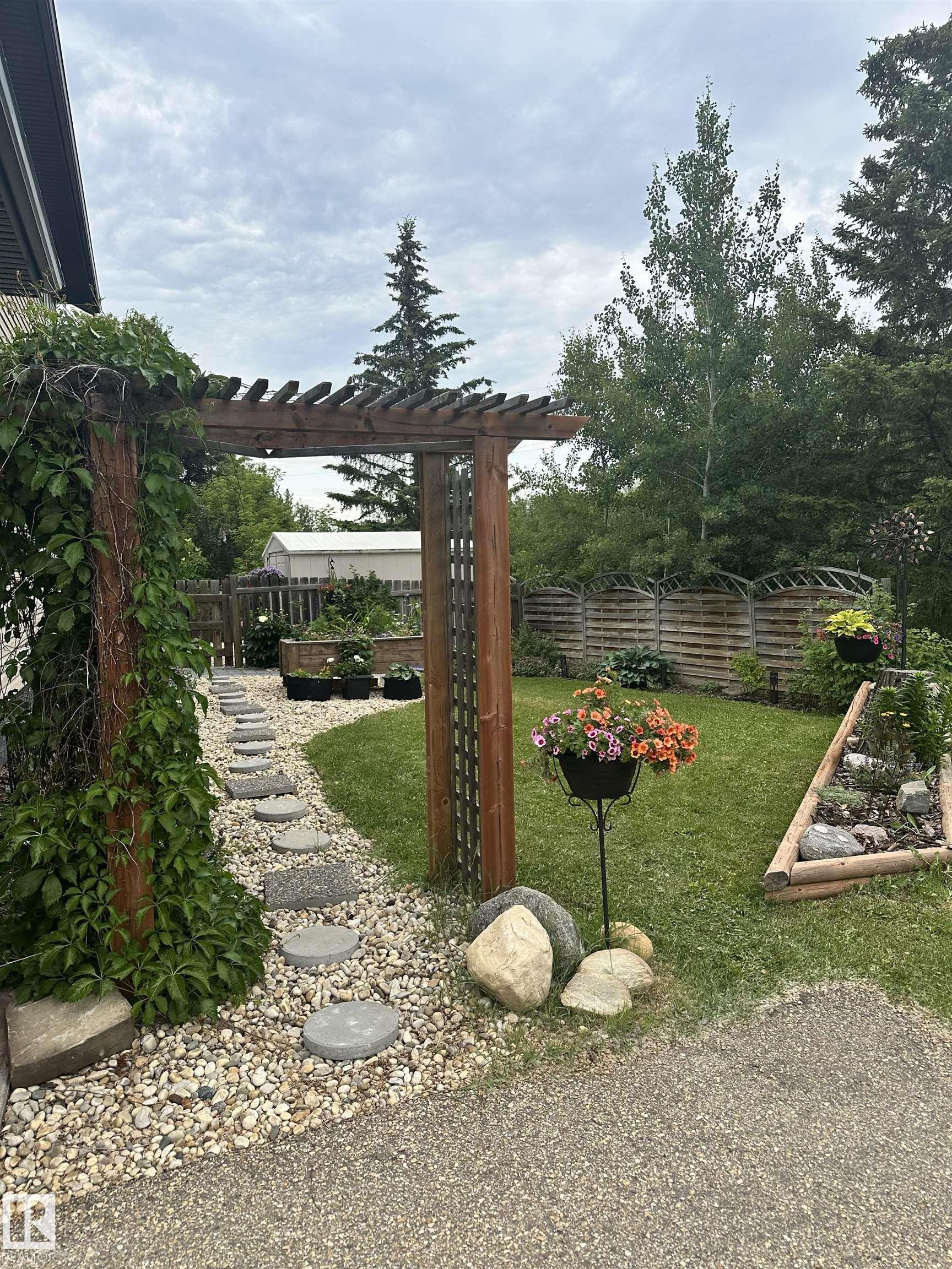 501 Lakeside Drive, Spring Lake, Rural Parkland County