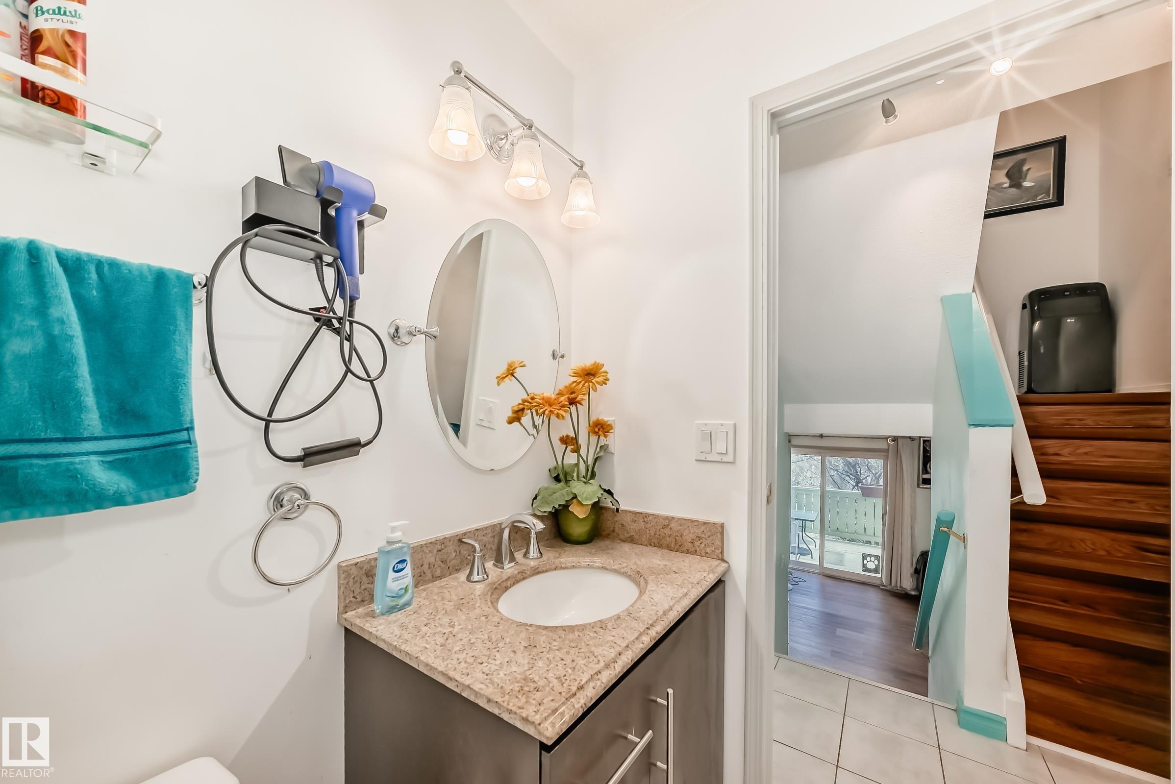 Photo 13 at 28 - 9520 174 Street NW, Terra Losa, Edmonton