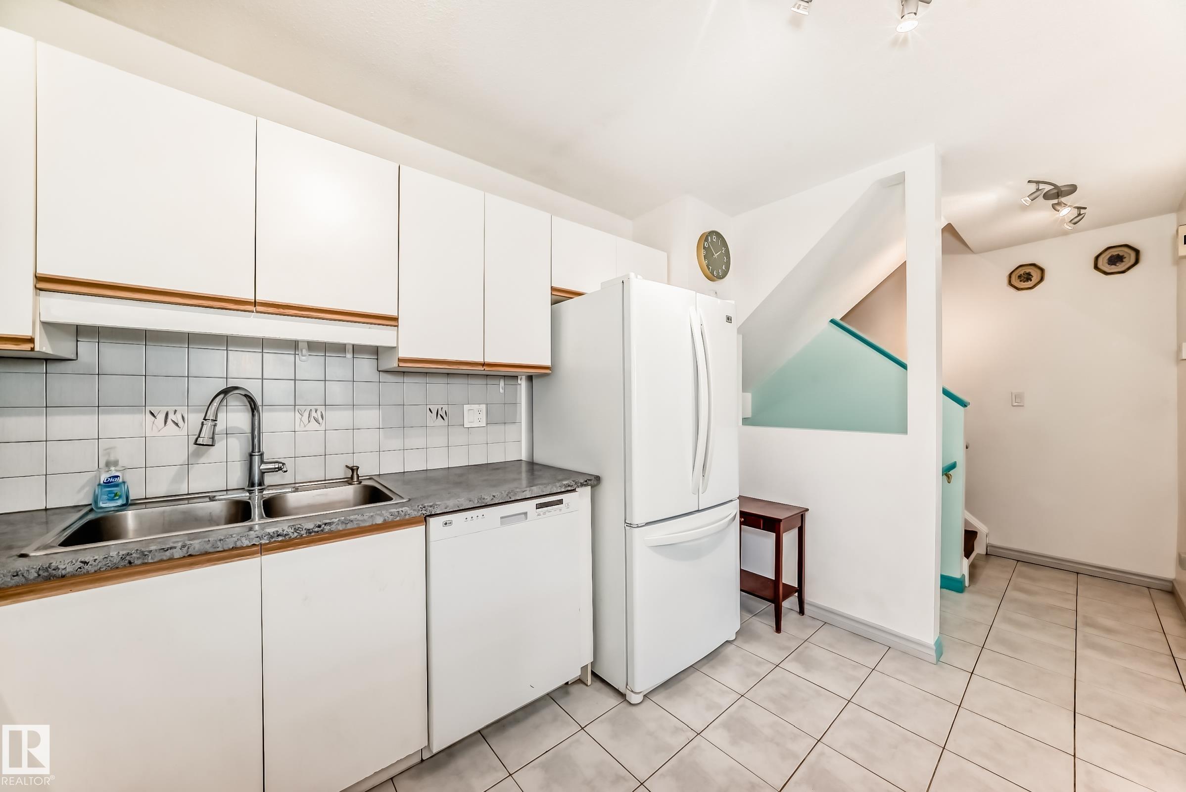 Photo 7 at 28 - 9520 174 Street NW, Terra Losa, Edmonton