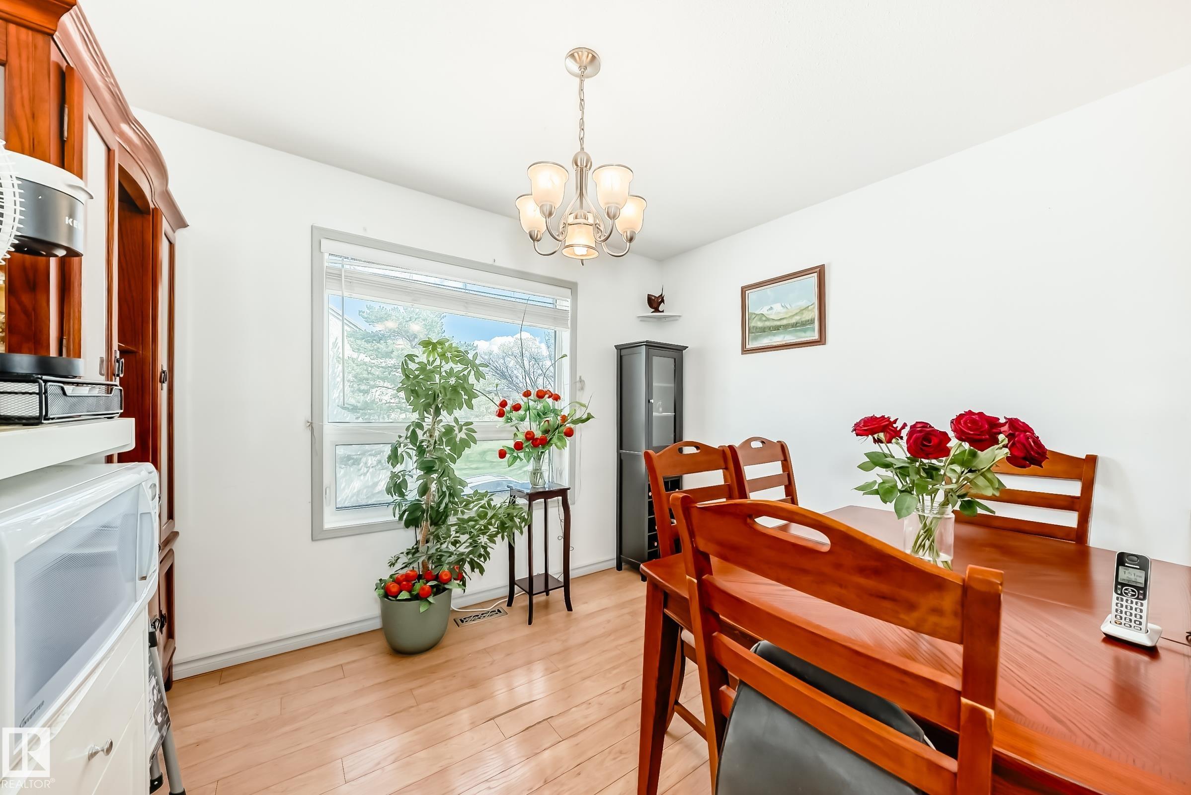Photo 10 at 28 - 9520 174 Street NW, Terra Losa, Edmonton