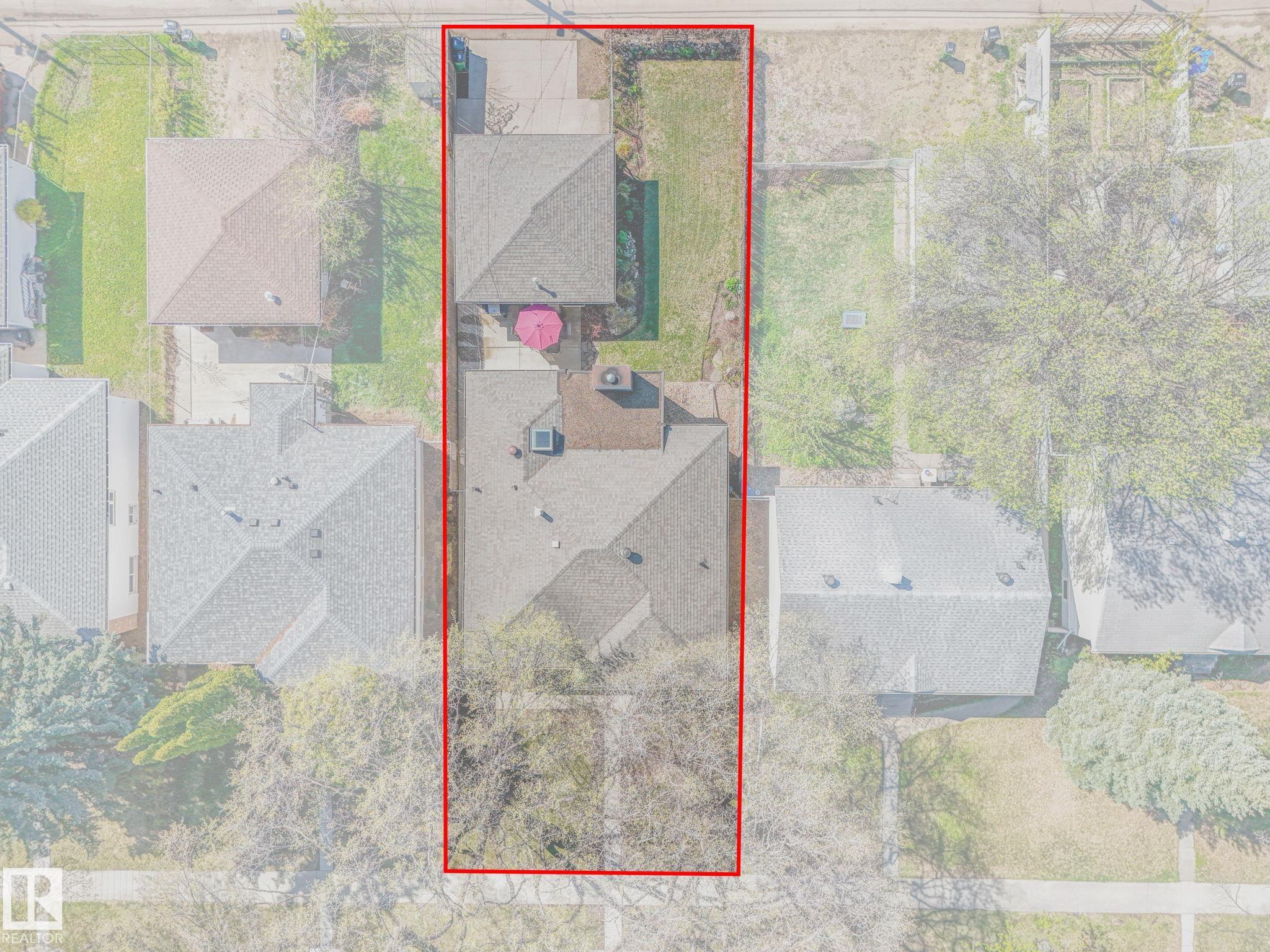 Photo 12 at 9635 64 Avenue NW, Hazeldean, Edmonton