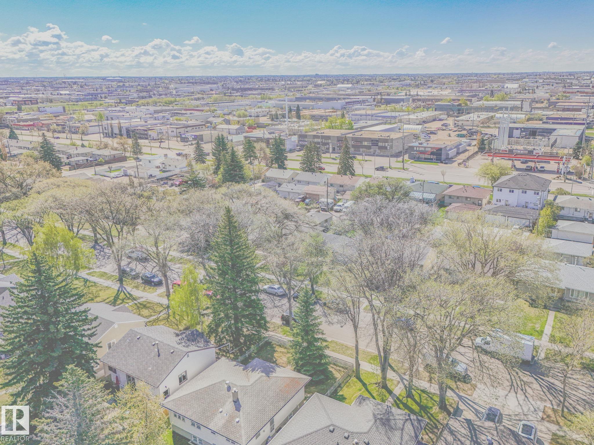 Photo 17 at 9635 64 Avenue NW, Hazeldean, Edmonton