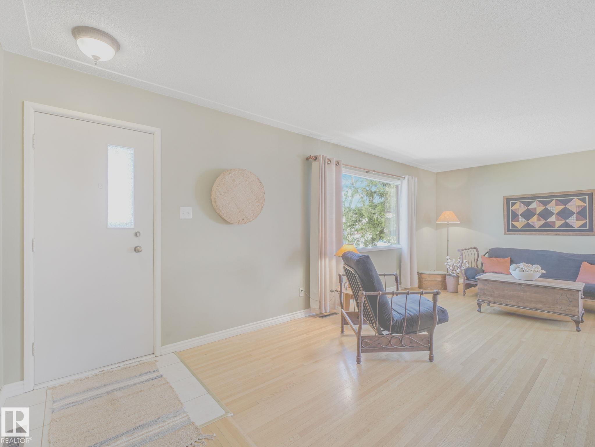 Photo 27 at 9635 64 Avenue NW, Hazeldean, Edmonton