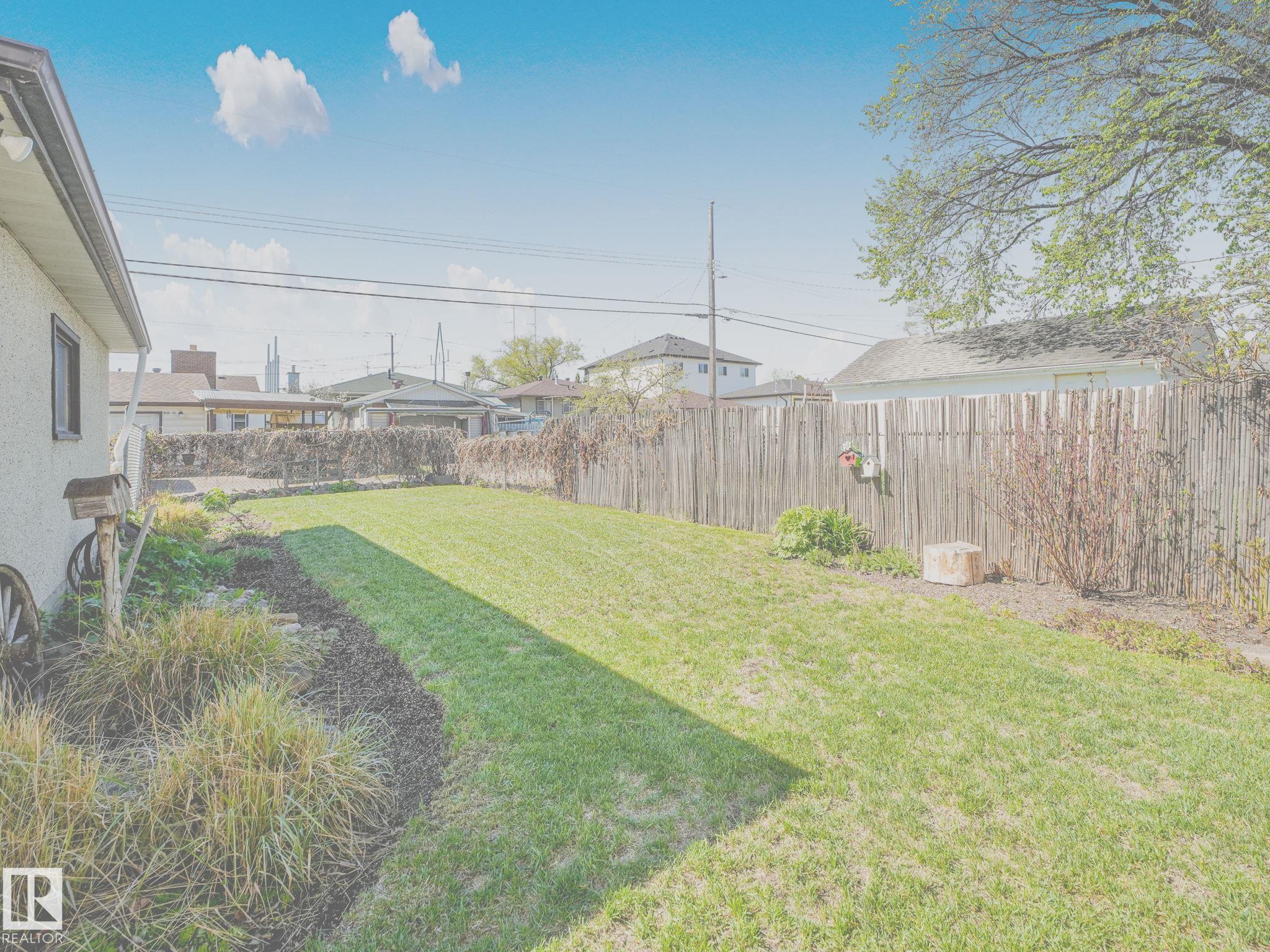 Photo 6 at 9635 64 Avenue NW, Hazeldean, Edmonton