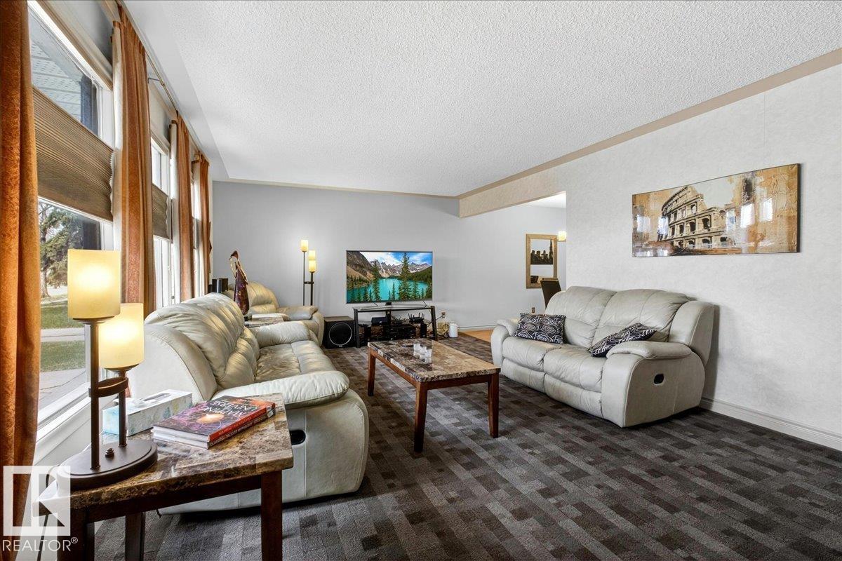 Photo 11 at 13015 115 Street NW, Calder, Edmonton
