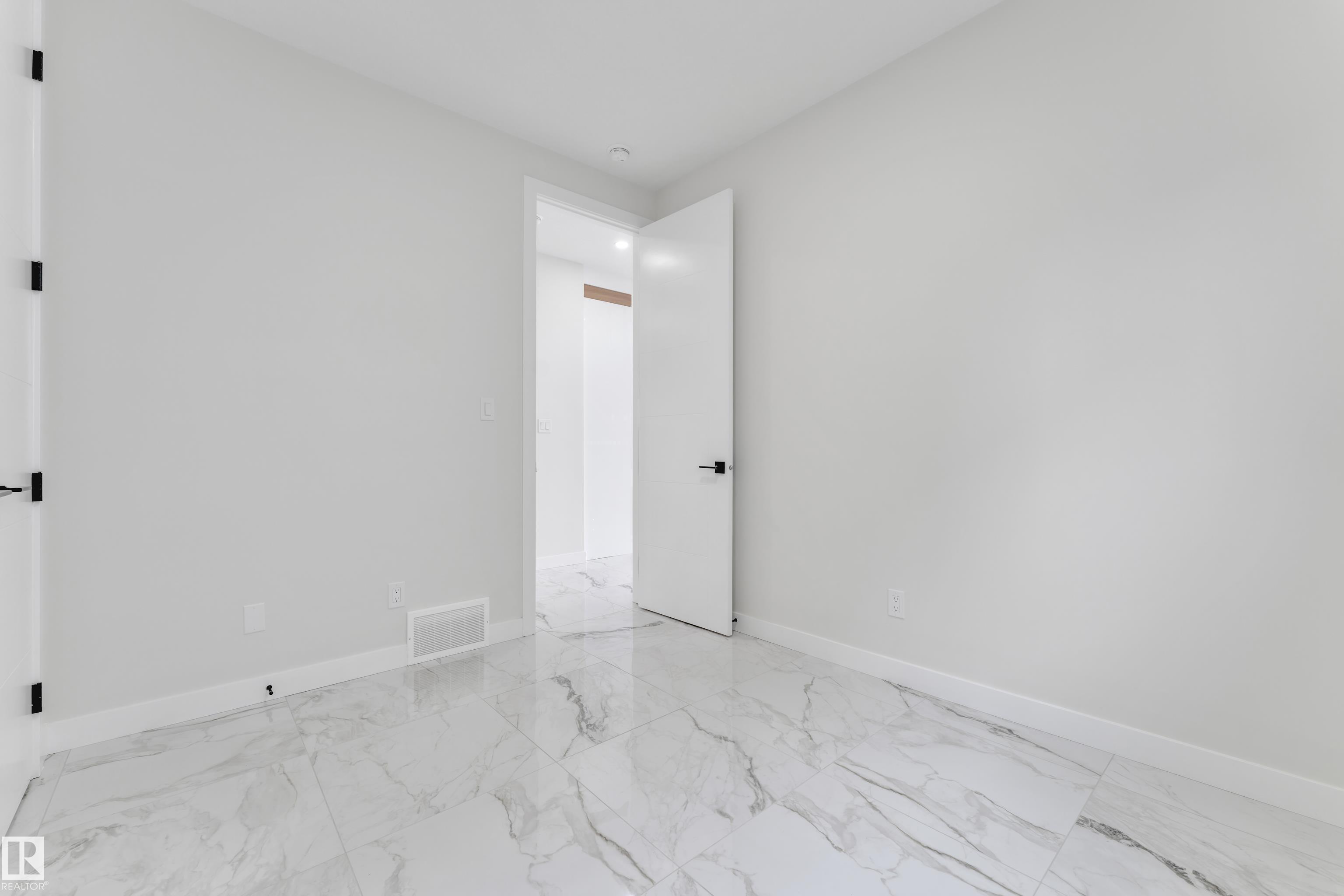 Photo 9 at 12623 44 Street NW, Homesteader, Edmonton
