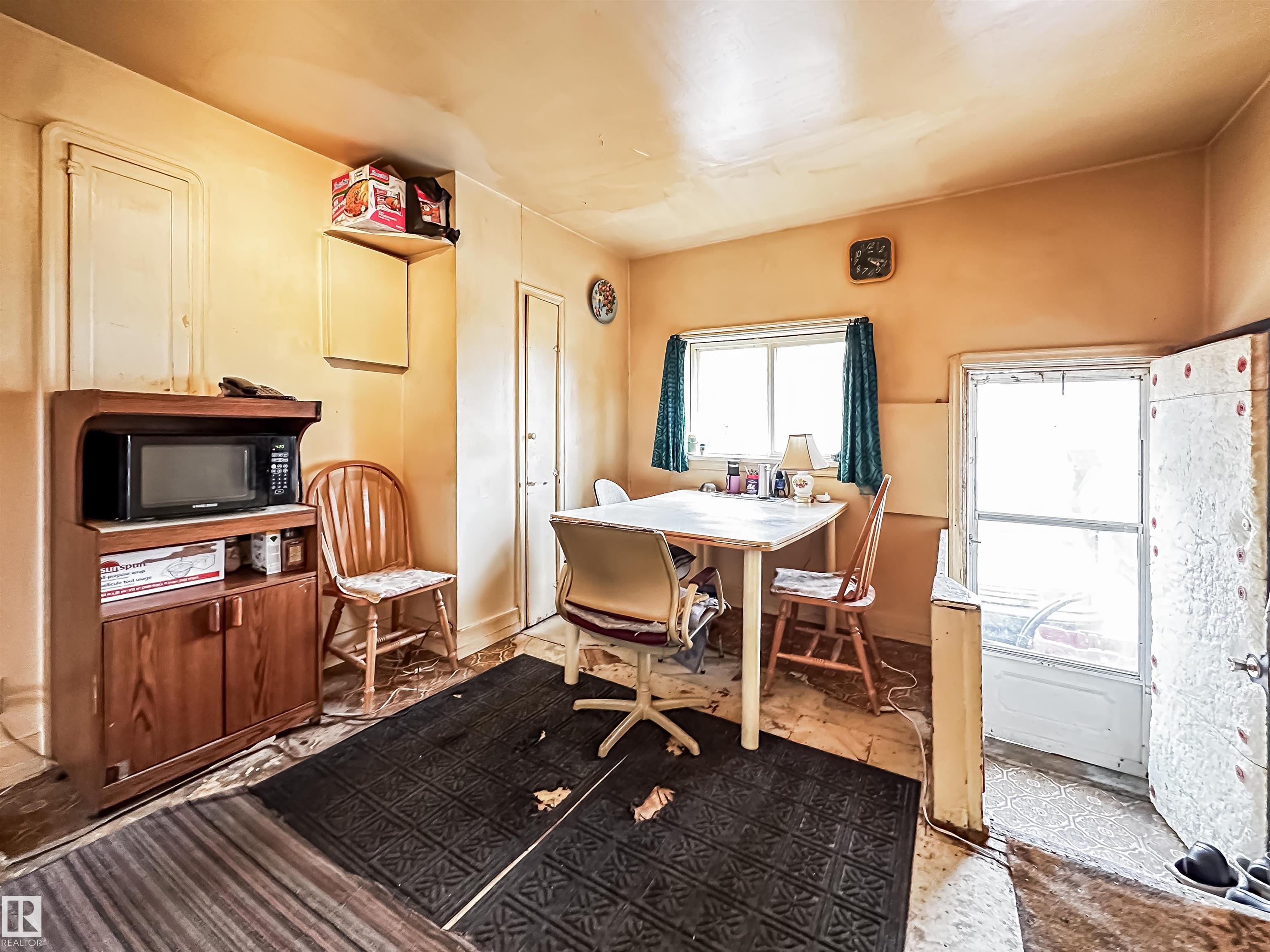 Photo 12 at 11345 93 Street NW, Alberta Avenue, Edmonton