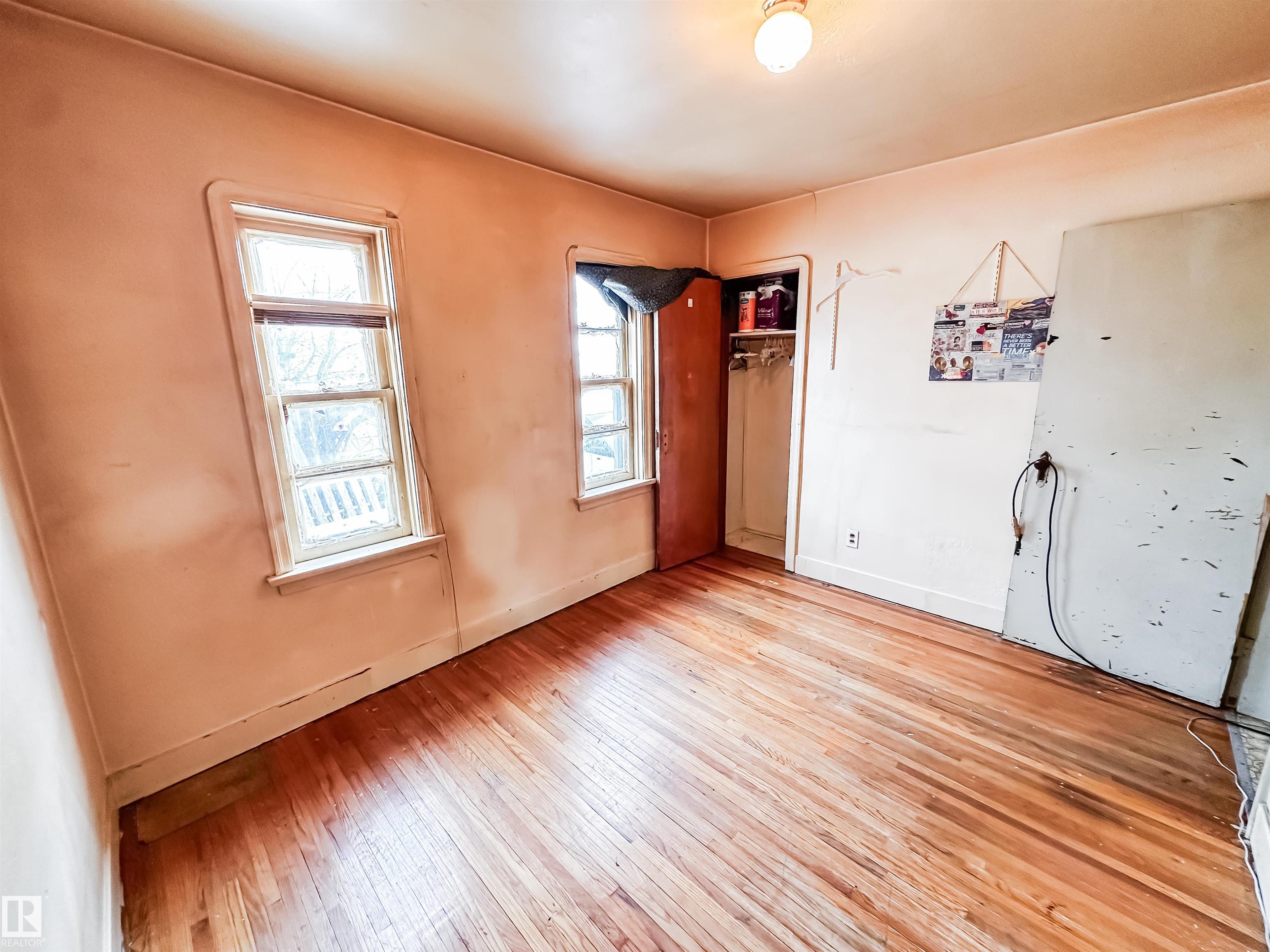 Photo 14 at 11345 93 Street NW, Alberta Avenue, Edmonton