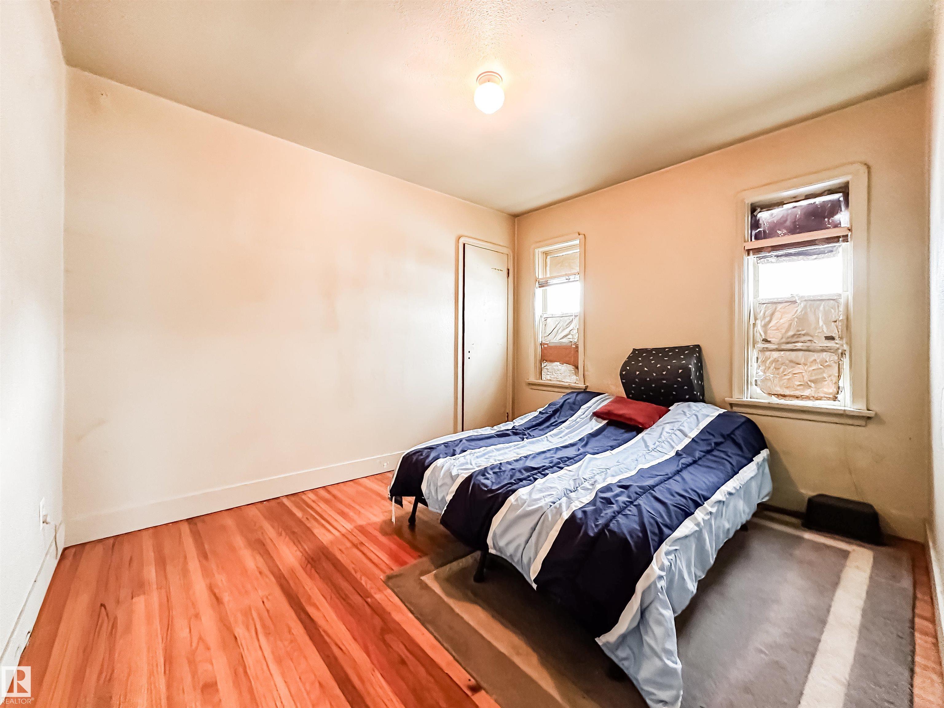 Photo 15 at 11345 93 Street NW, Alberta Avenue, Edmonton