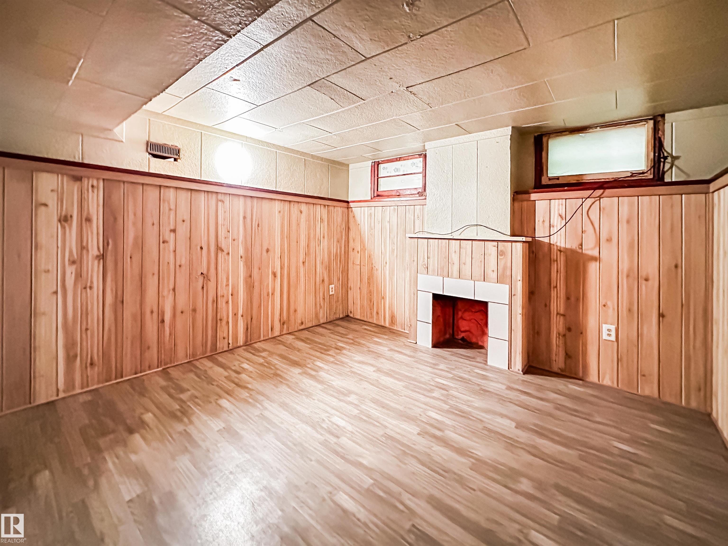 Photo 25 at 11345 93 Street NW, Alberta Avenue, Edmonton