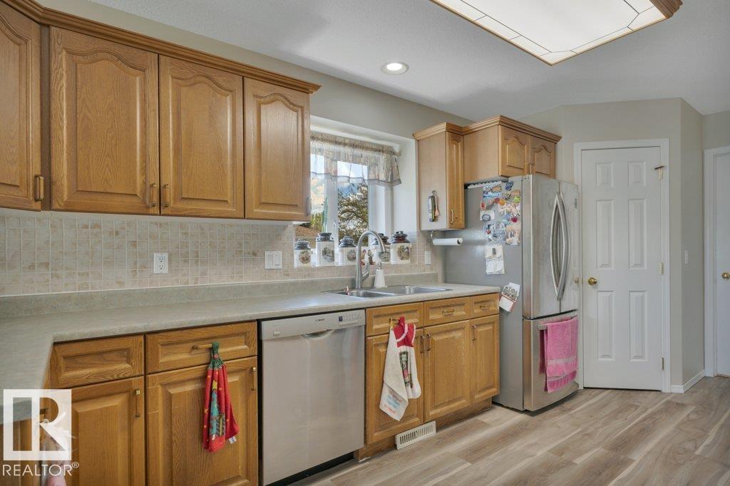 Photo 14 at 205 Ravine villa(s), Bridgeport, Leduc