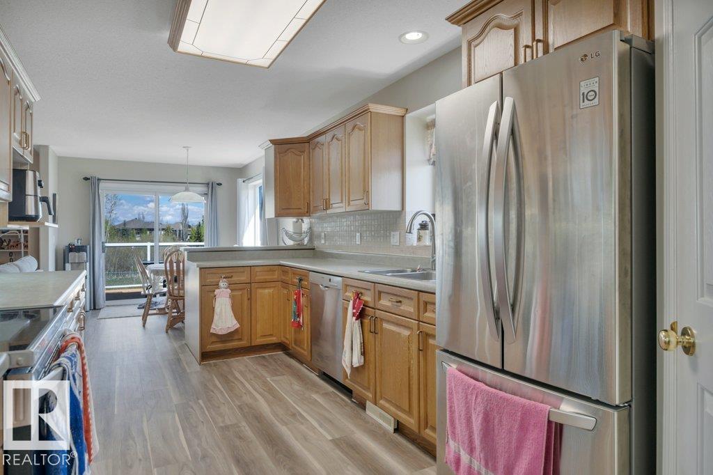 Photo 16 at 205 Ravine villa(s), Bridgeport, Leduc