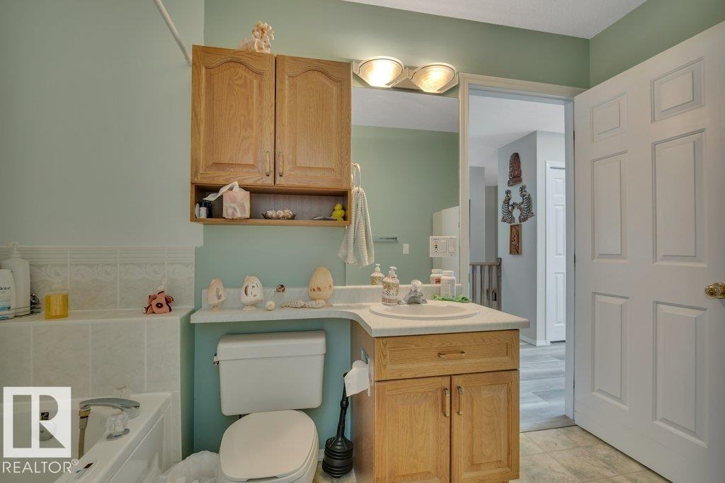Photo 22 at 205 Ravine villa(s), Bridgeport, Leduc