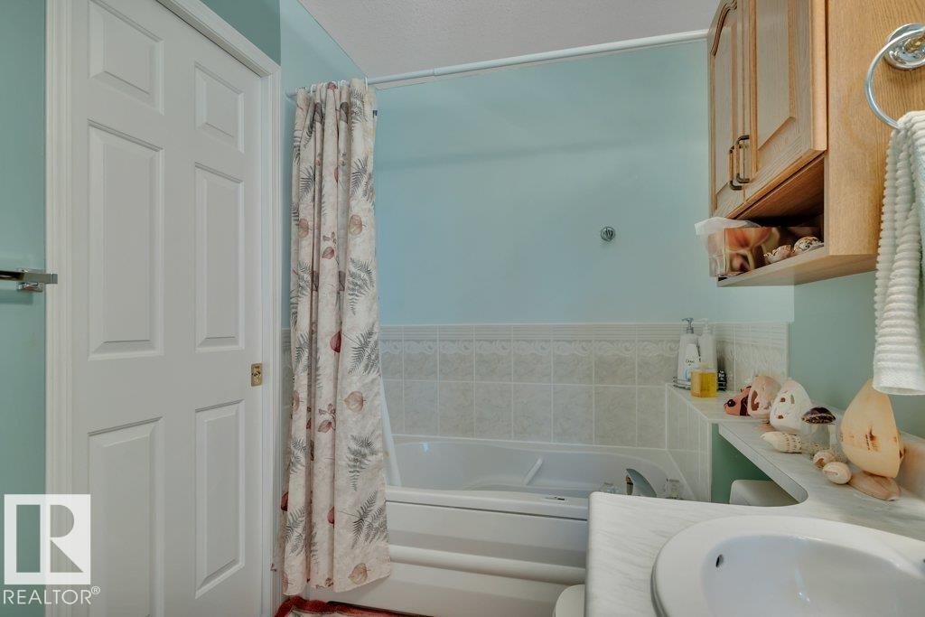 Photo 23 at 205 Ravine villa(s), Bridgeport, Leduc